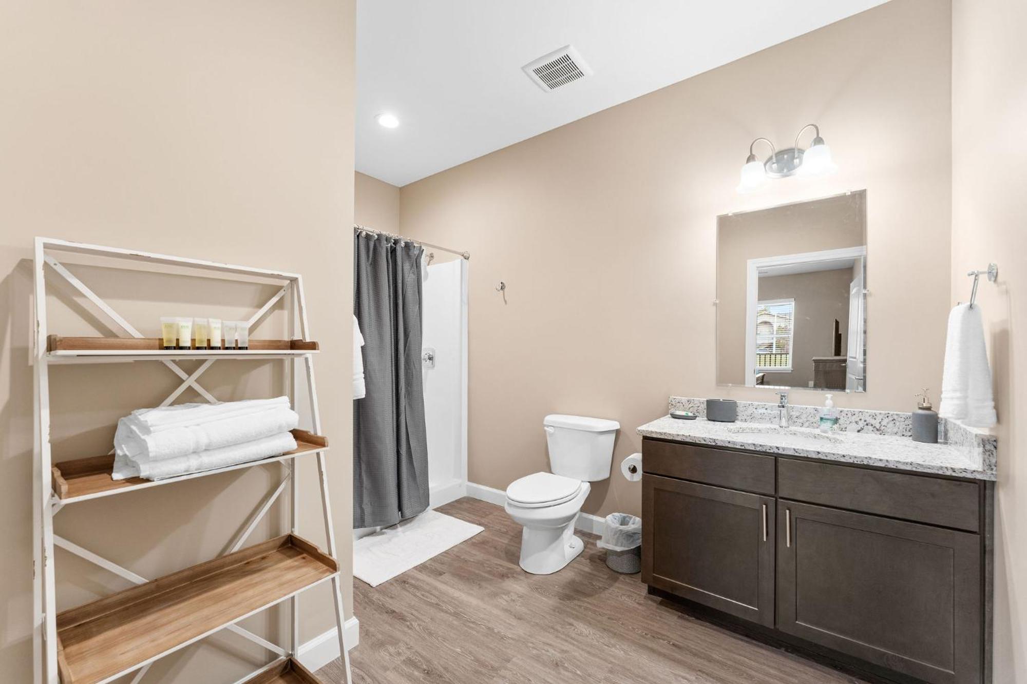 Spacious Retreat, Heart Of The City, Indoor Pool, Free Attraction Tickets! Branson