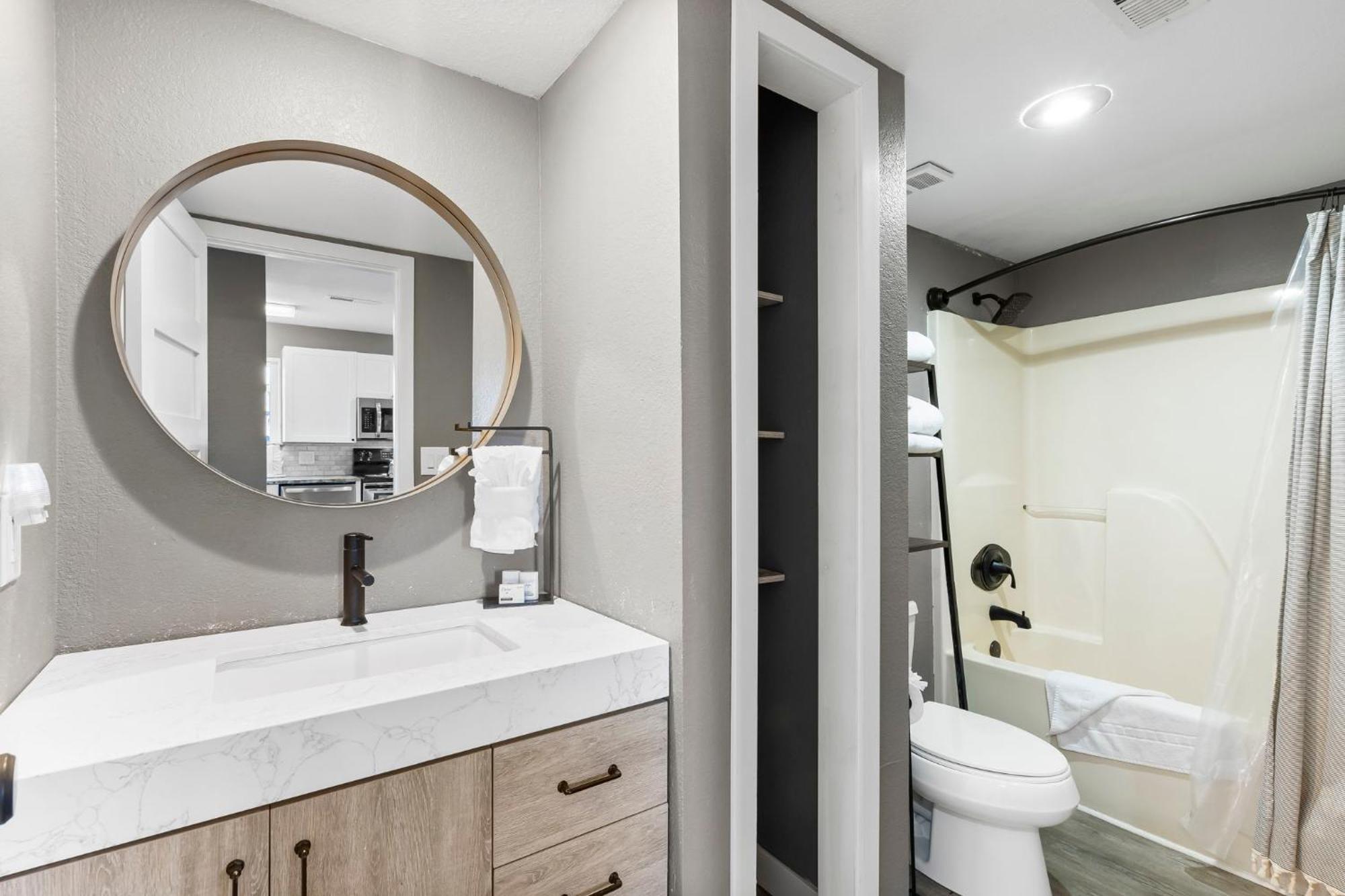 Ozark Vista Apartment