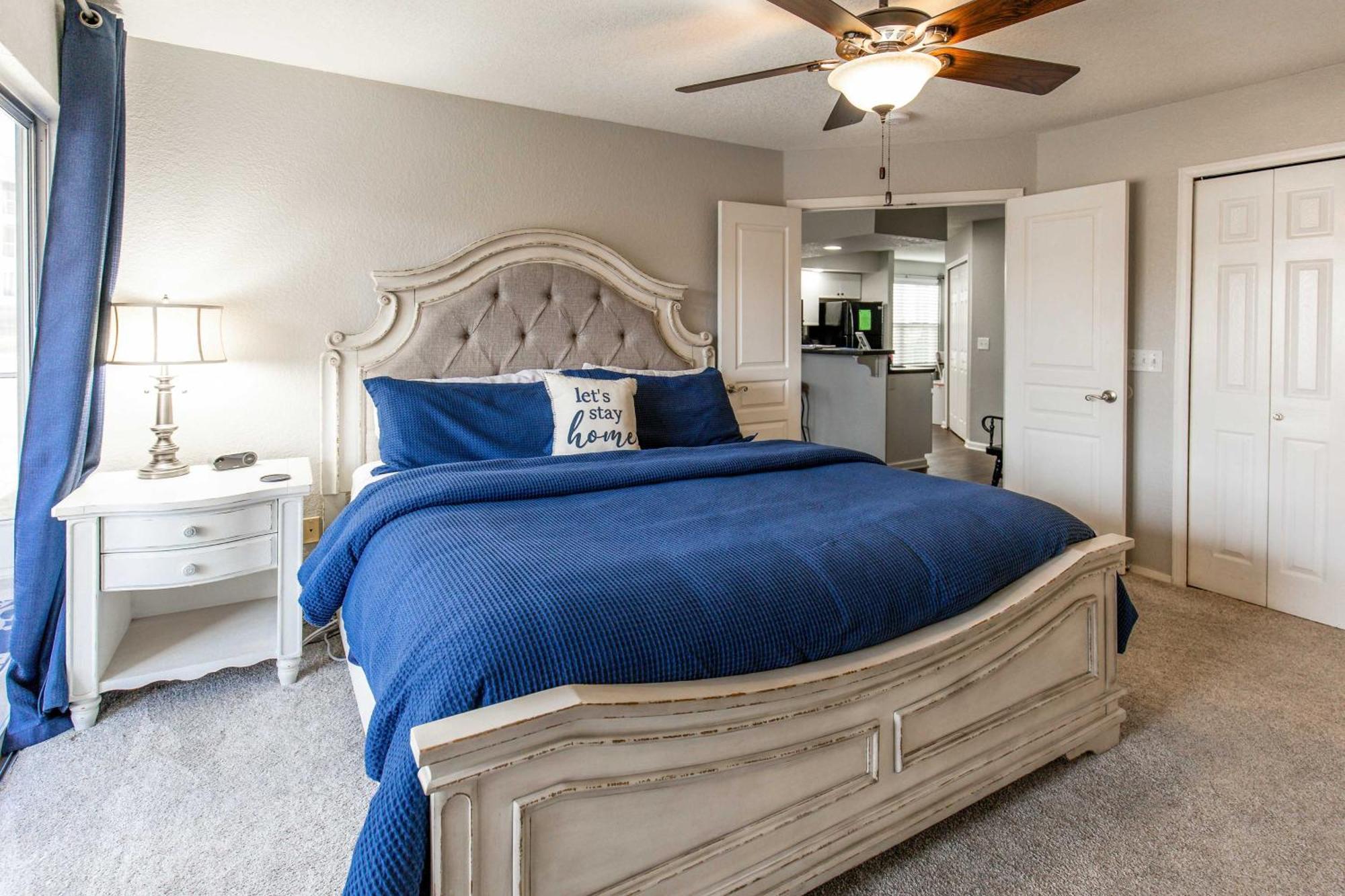 - 3 Miles To The Strip! Apartment *