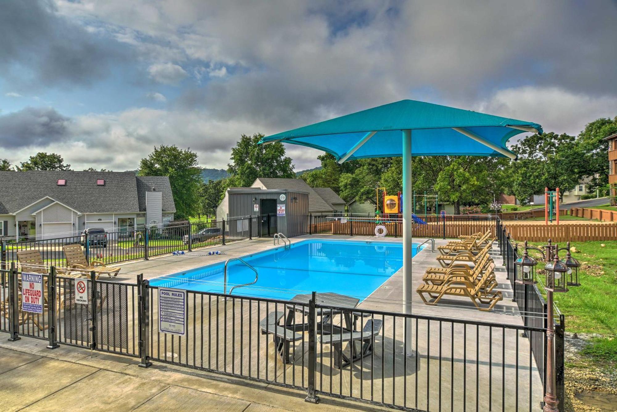 Apartment With On-site Golf Course Access! Branson