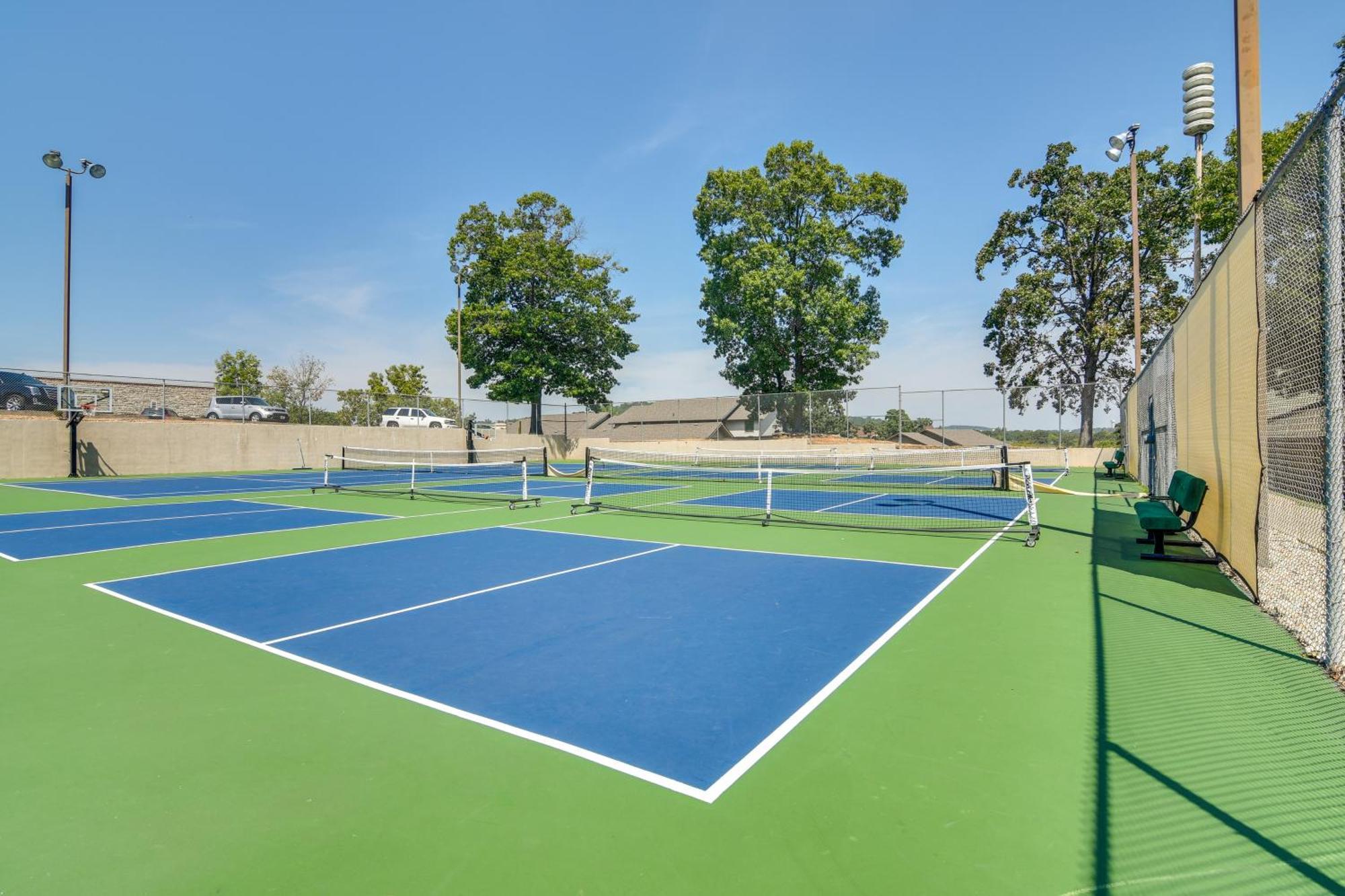 With On-site Golf Course Access! Apartment *