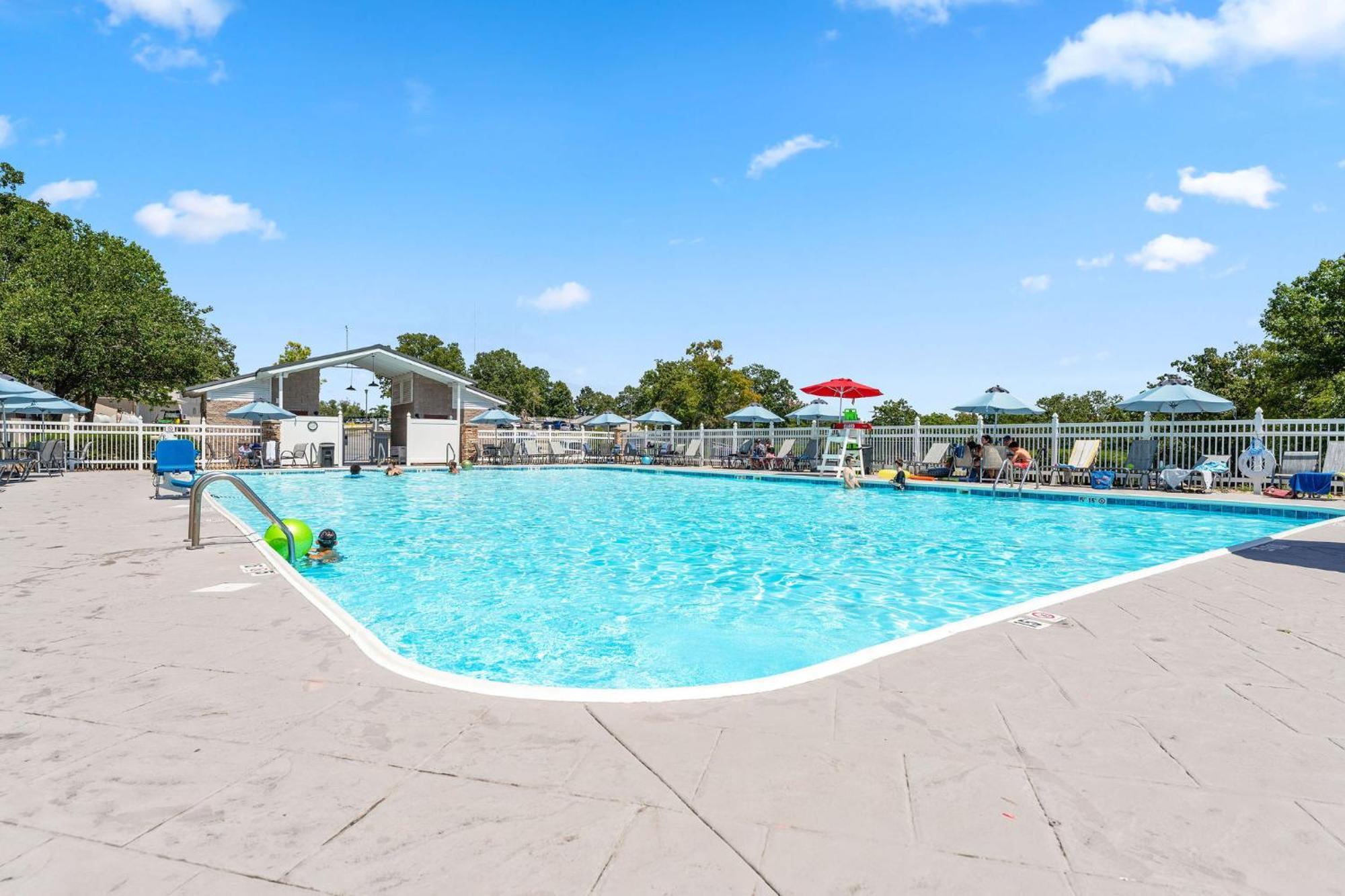 Cozy Top Floor 2Br Condo With View And Amenities!! * Branson