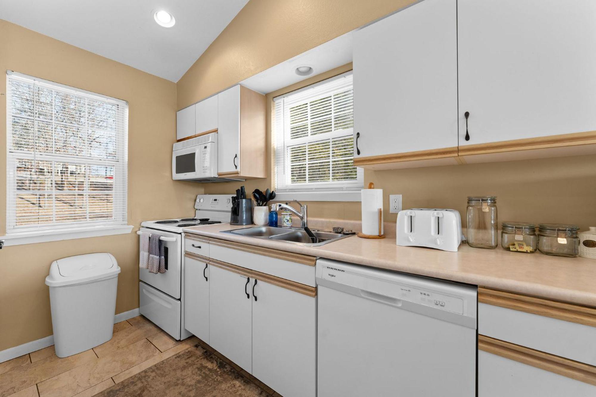 Cozy Top Floor 2Br Condo With View And Amenities!! Aparthotel *