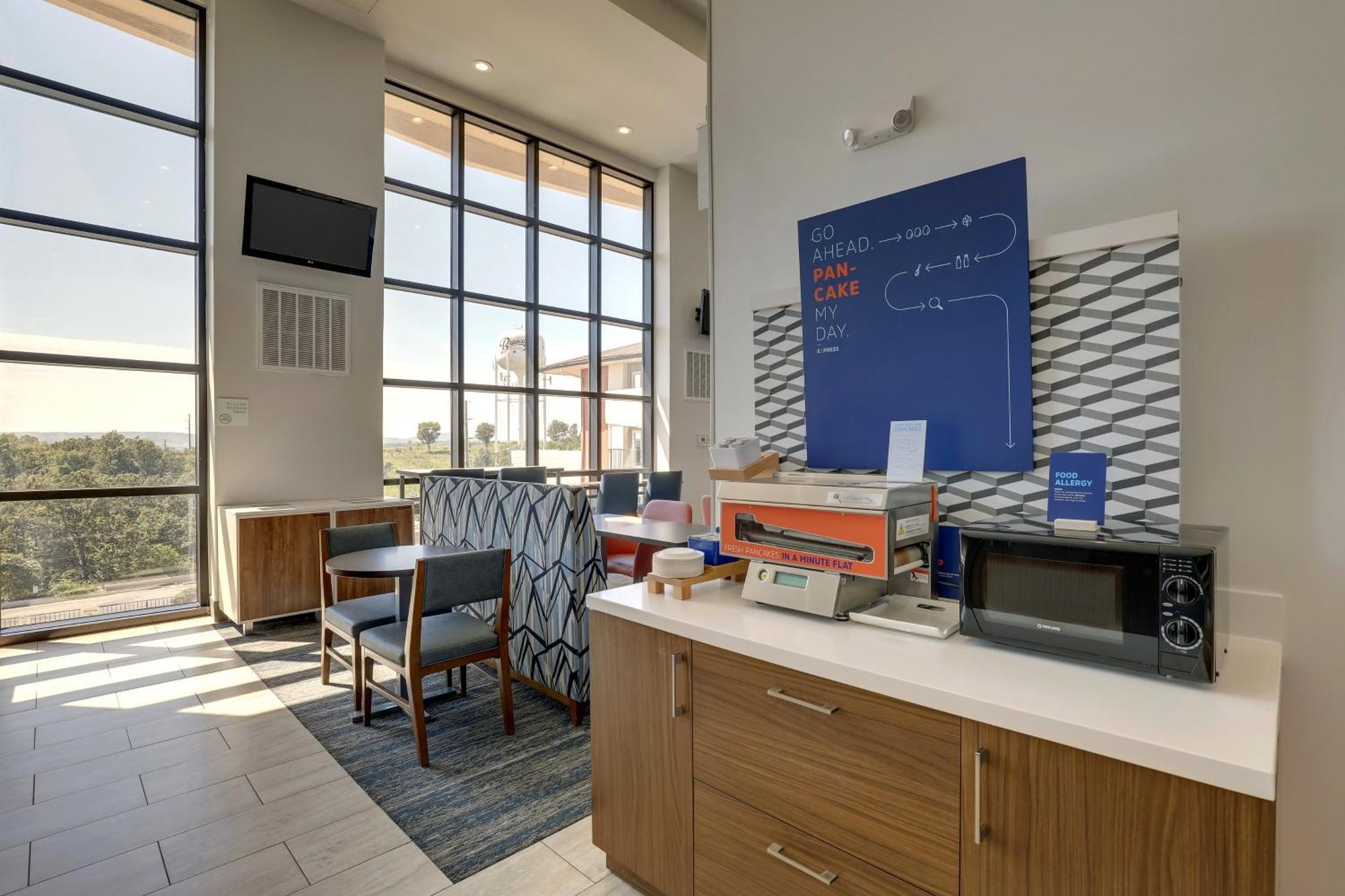 Express & 76 By Ihg