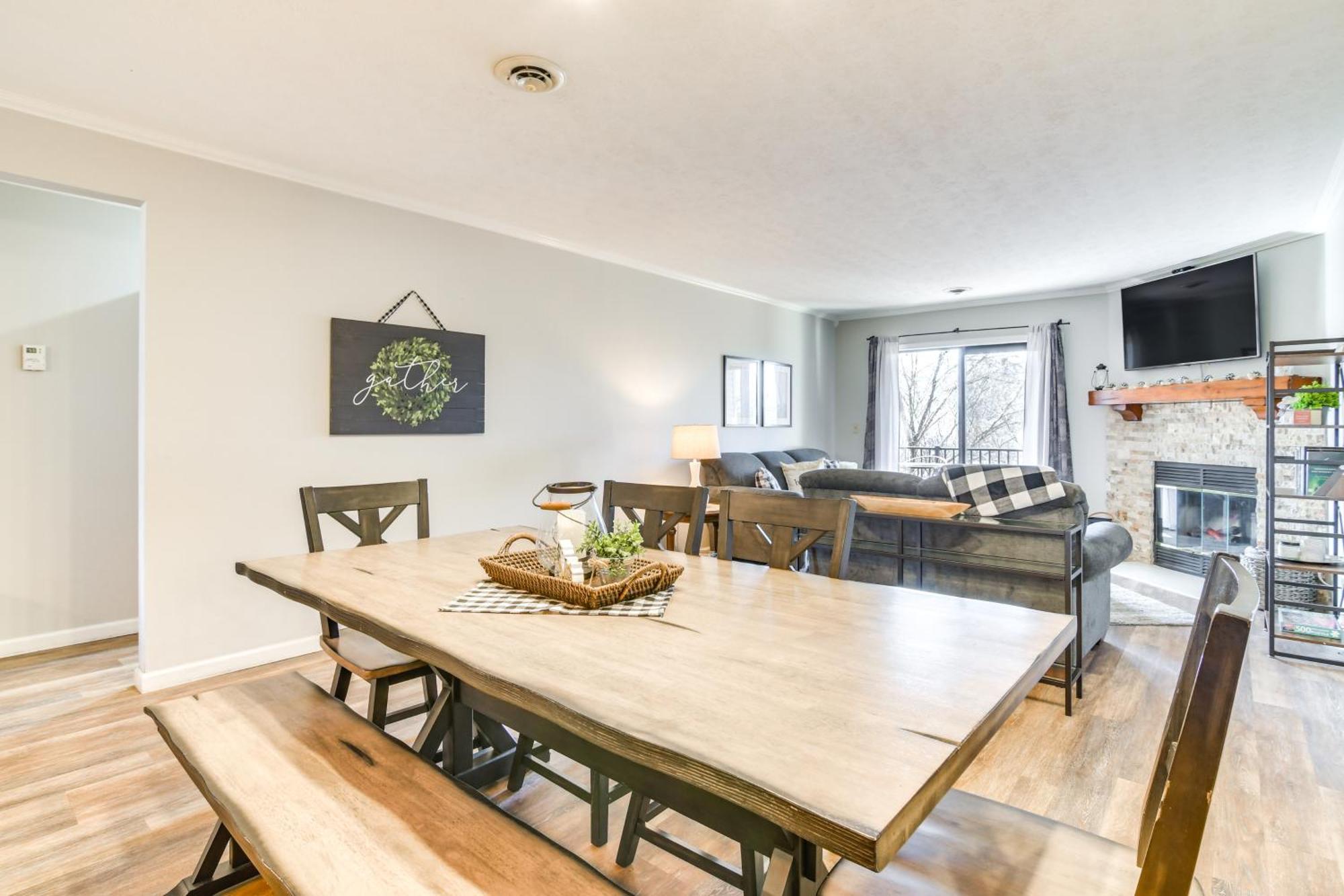 Apartment With On-site Golf Course Access! Branson