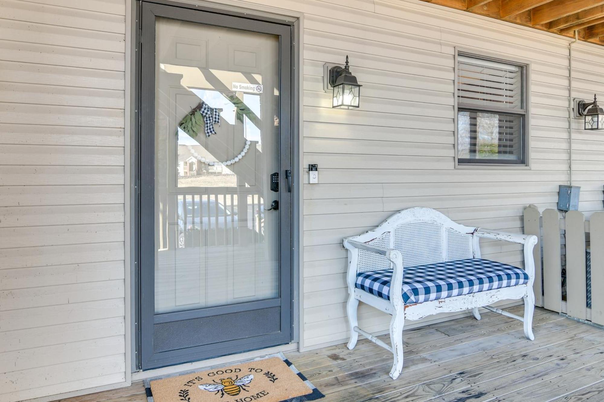 With On-site Golf Course Access! Apartment