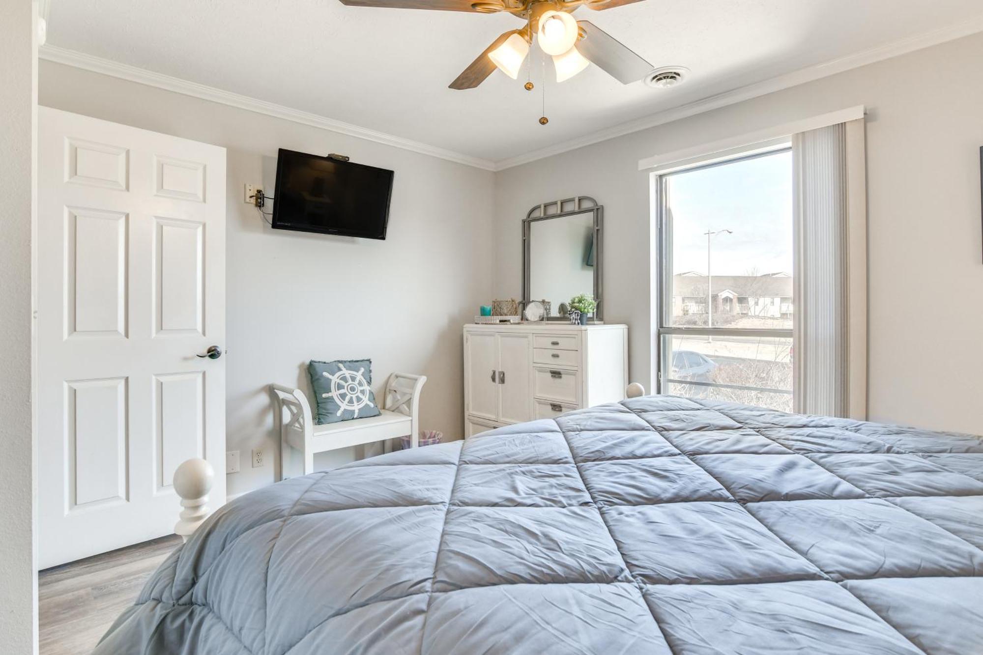 Apartment With On-site Golf Course Access!