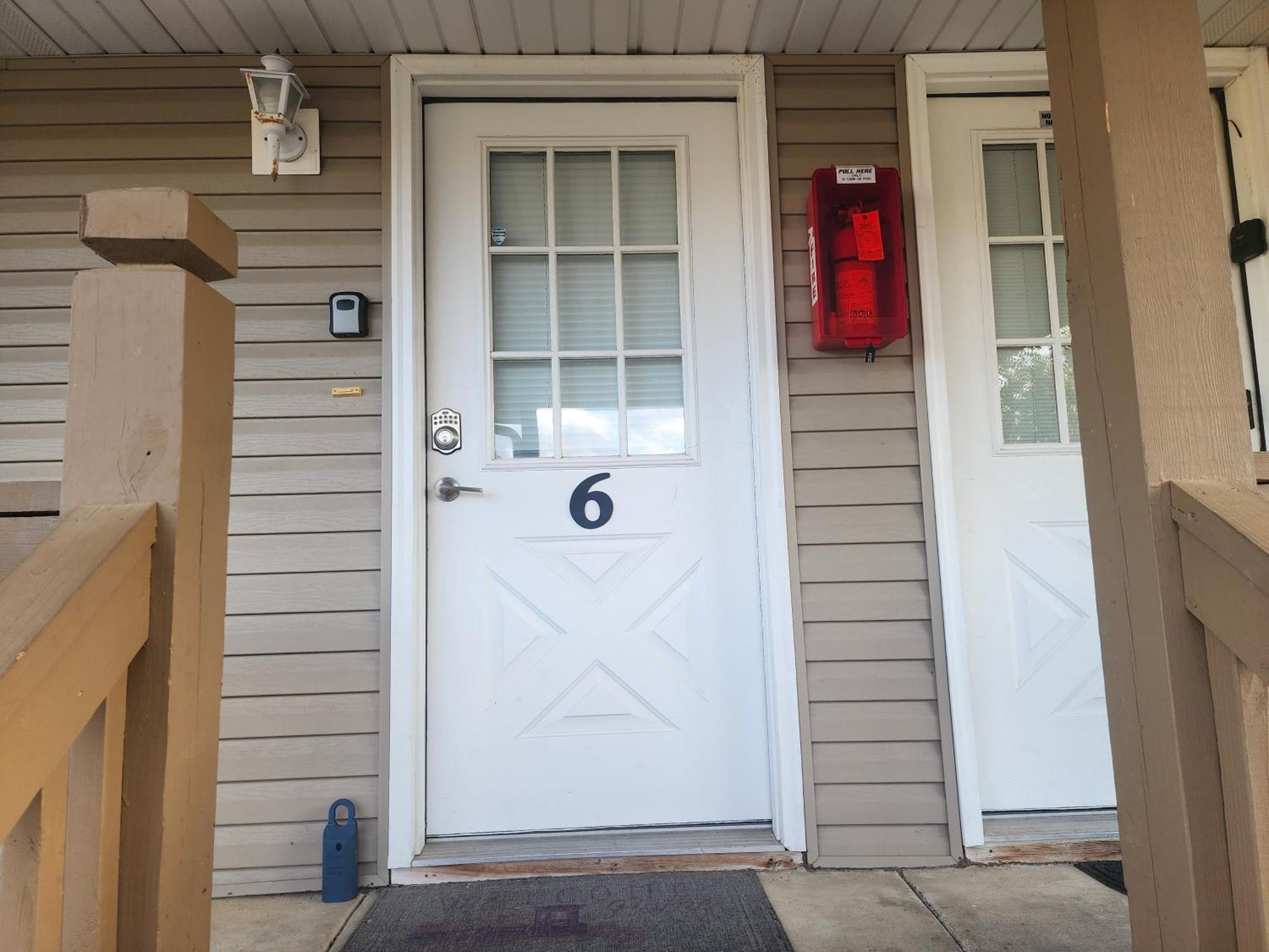 Apartment 2br Cozy - Centrally Located - Free Activities Included - Stairs Required - Fc27-6 *