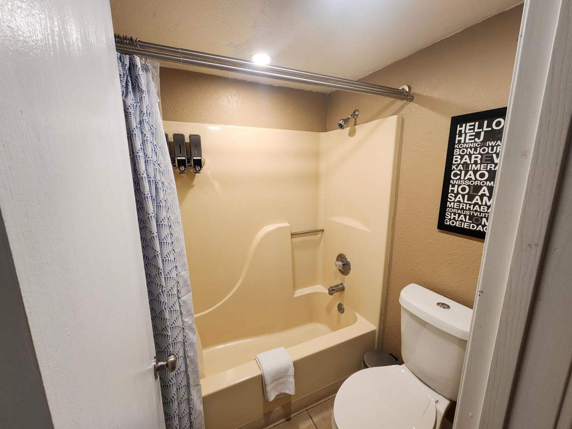 Apartment 2br Cozy - Centrally Located - Free Activities Included - Stairs Required - Fc27-6