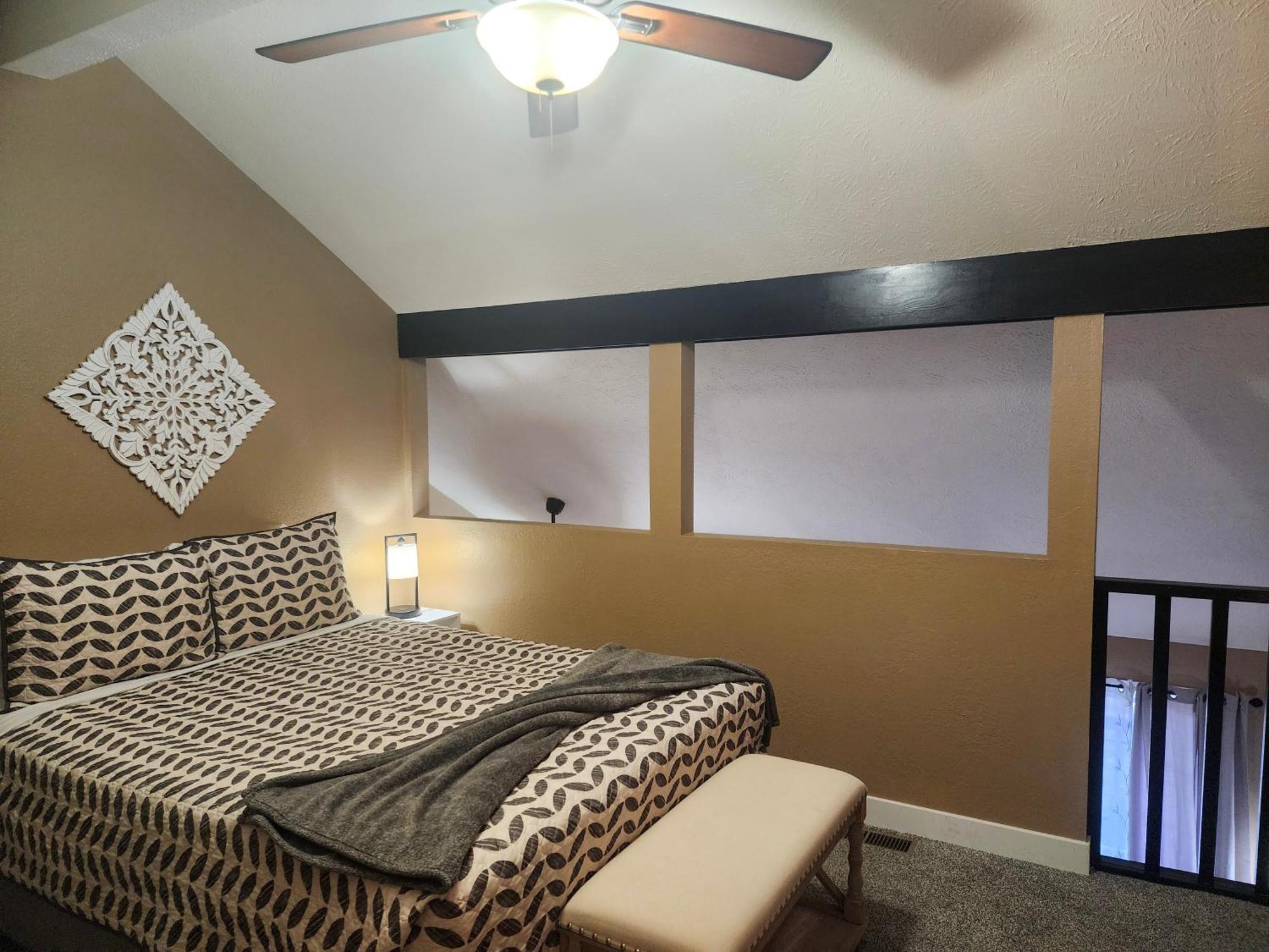 Apartment 2br Cozy - Centrally Located - Free Activities Included - Stairs Required - Fc27-6 *