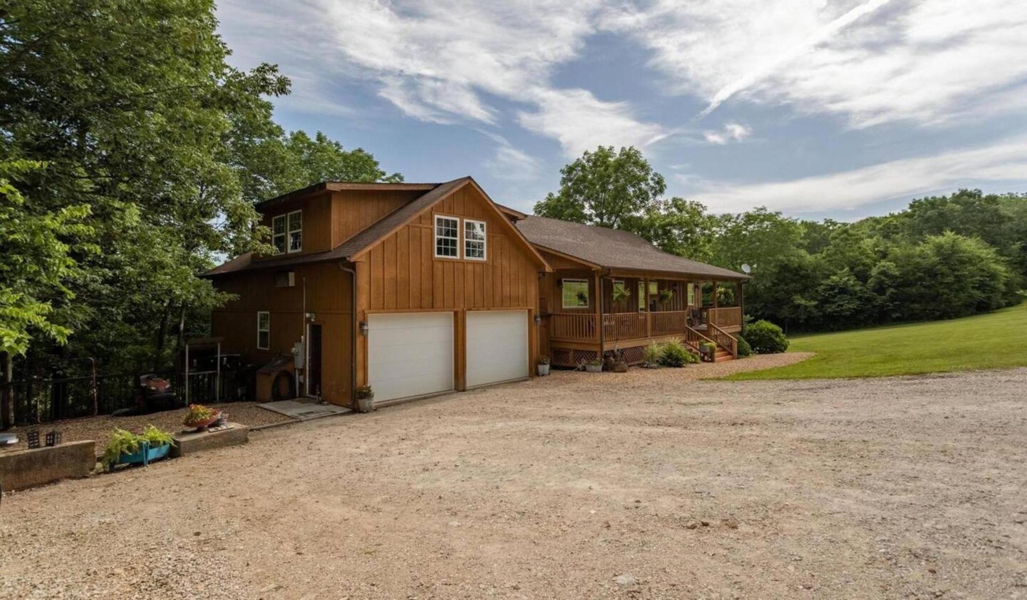 5 Bed Mountain View Retreat