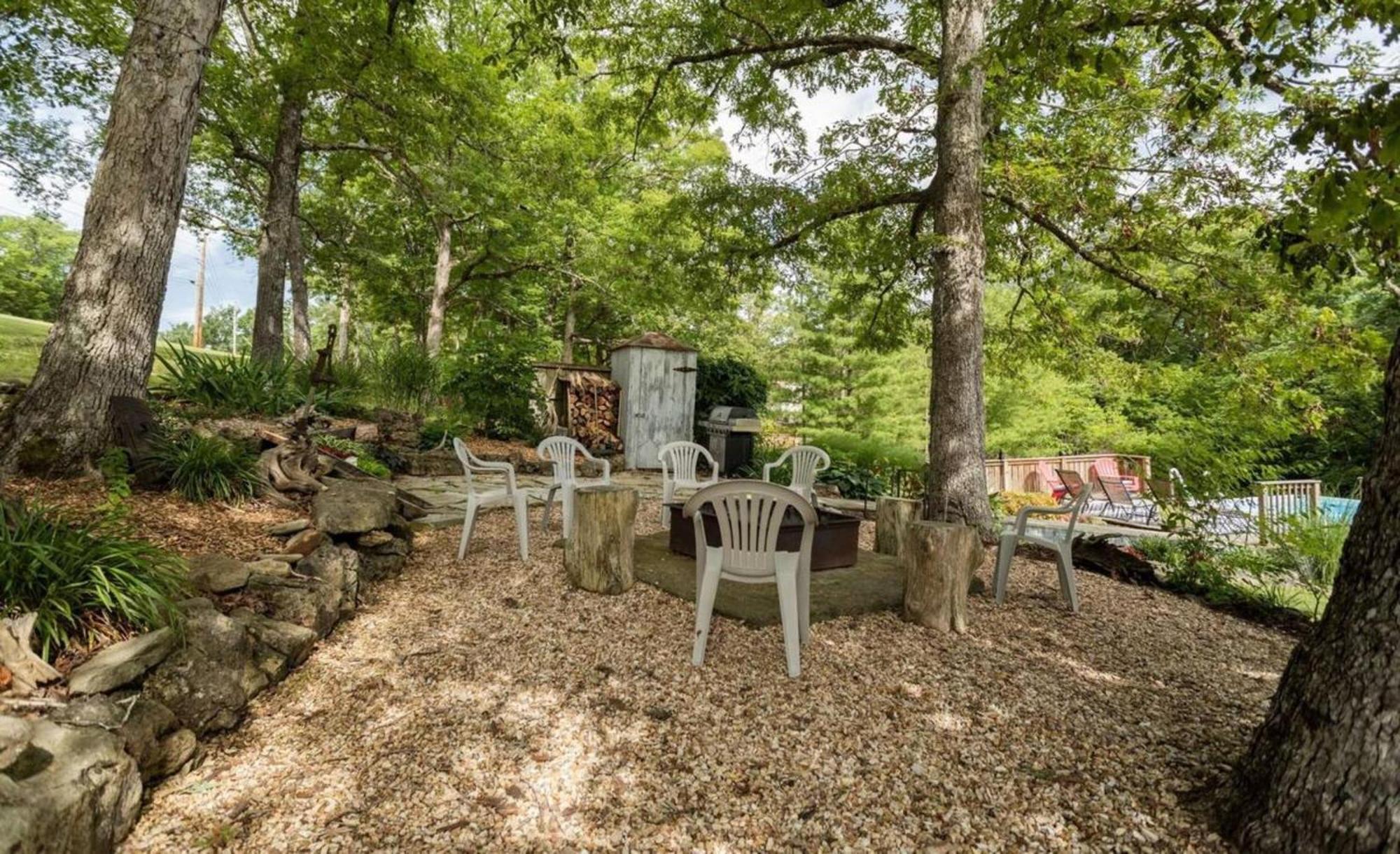 5 Bed Mountain View Retreat Holiday home Branson