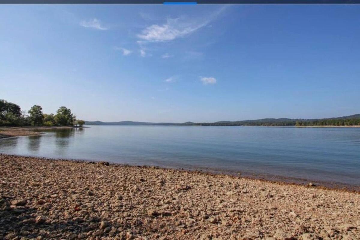 Apartment Lakeside Laziness, By Sdc, Pool, Lake, Pets Ok, 28-4 Branson