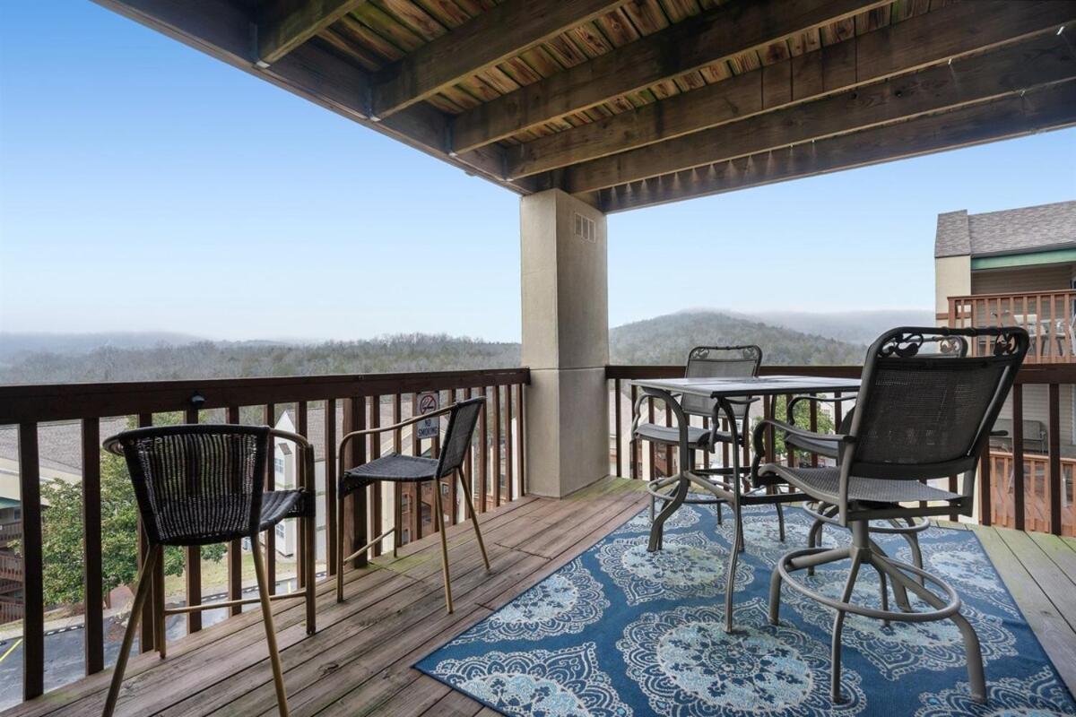 Lakeside Laziness, By Sdc, Pool, Lake, Pets Ok, 28-4 * Branson