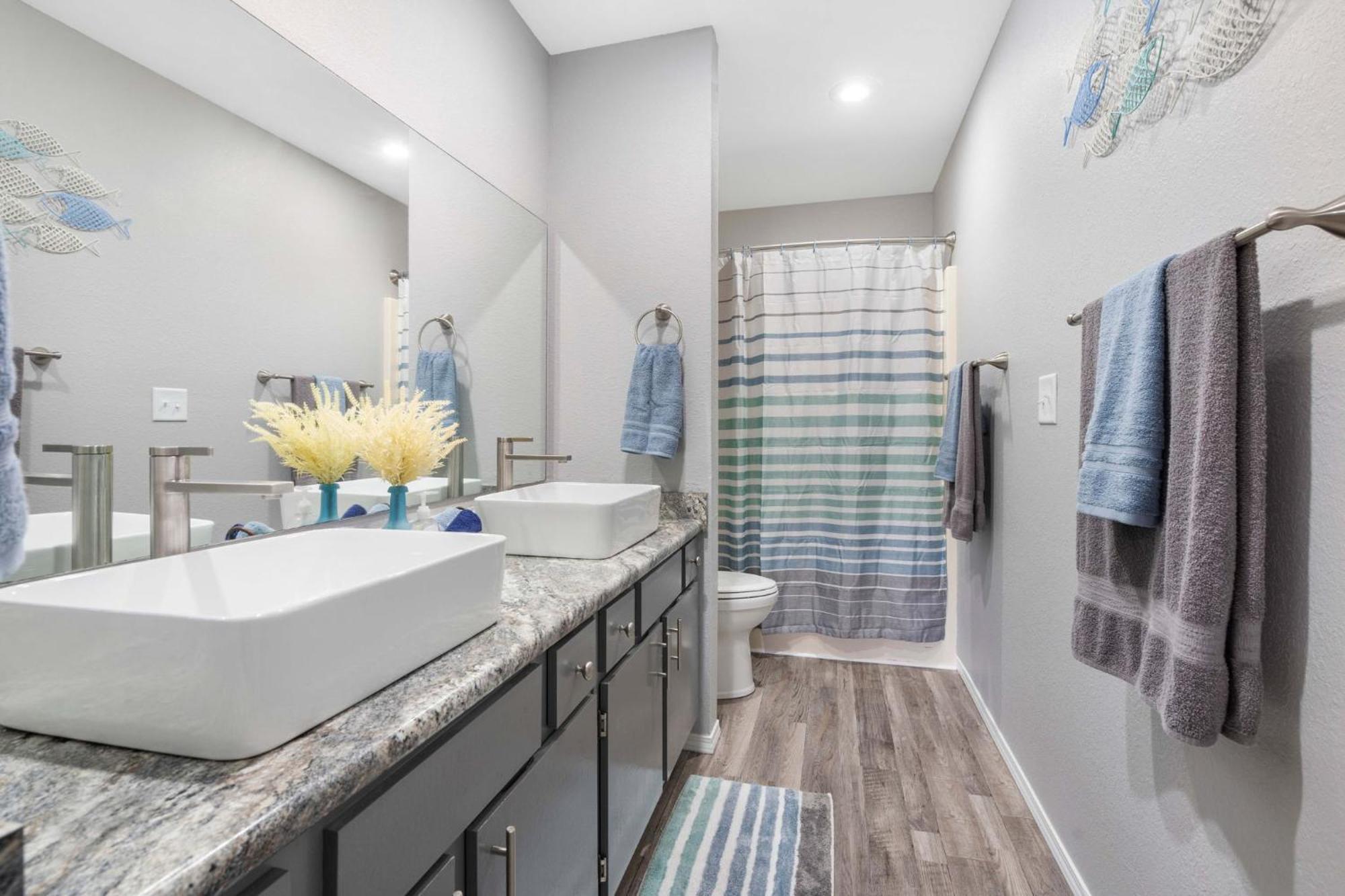 No Wake Zone, 2br, Bysdc, Onlake, Pebble Beach, 21-2 Apartment