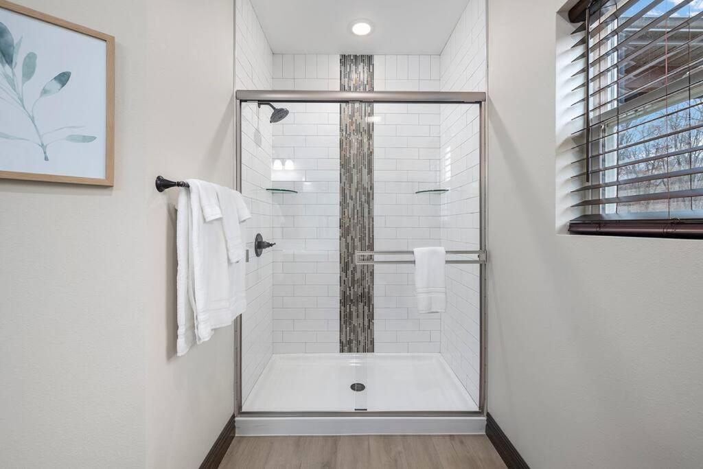 Rock And Timber Holiday home Branson