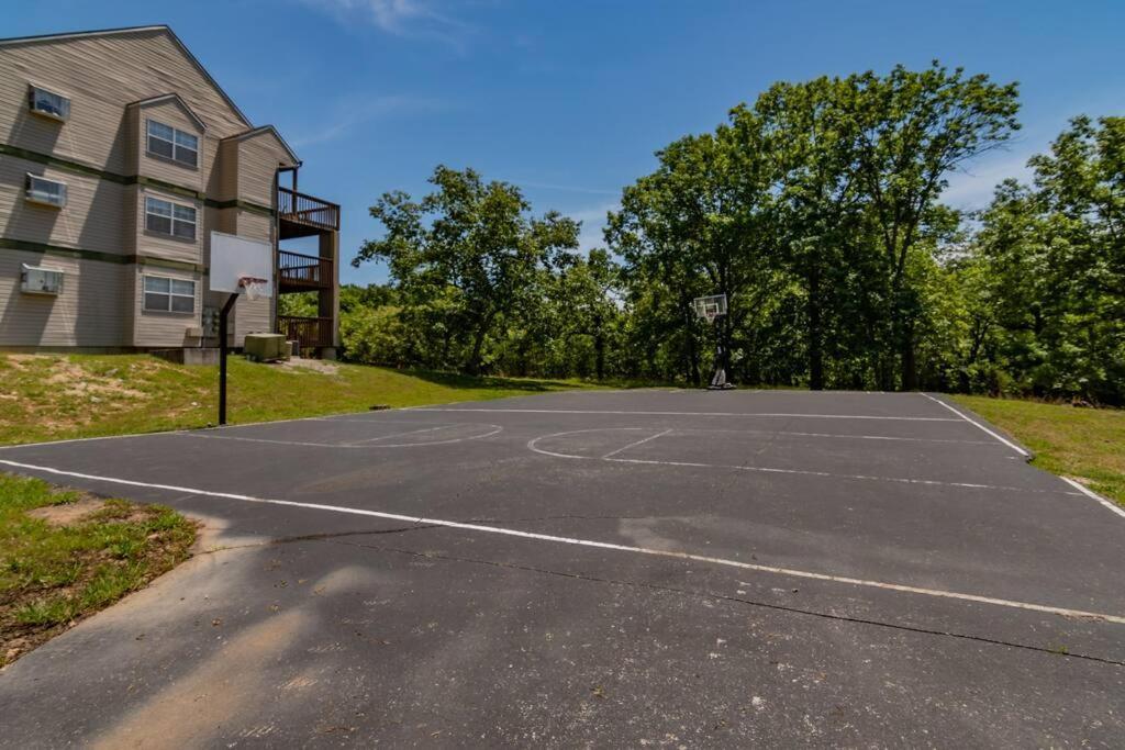 Apartment Lakeside With Outdoor Theater, 4min To Silver Dollar