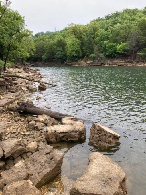 Lakeside With Outdoor Theater, 4min To Silver Dollar Apartment *