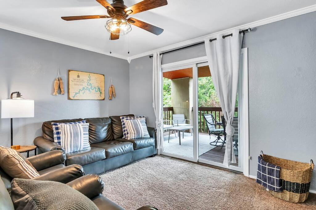 Apartment Lakeside With Outdoor Theater, 4min To Silver Dollar