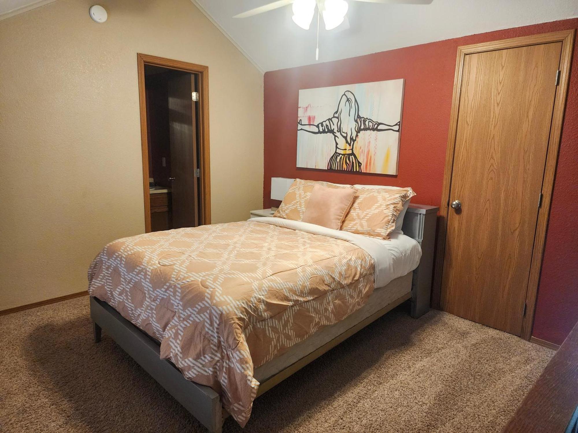 Holiday home 2br Cozy - Centrally Located - Free Activities Included - Stairs Required - Fc25-7