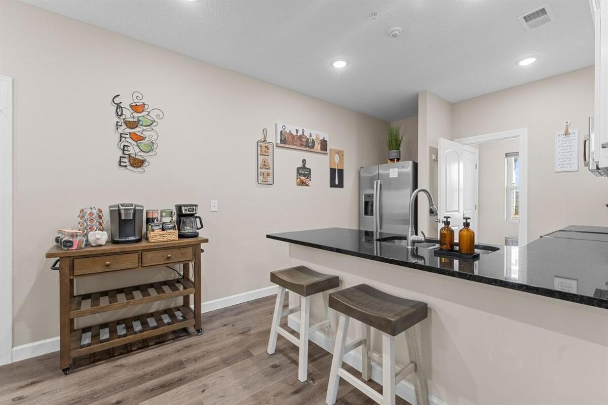 Apartment Spring Special No Dog Fee New Listing No Steps King Beds