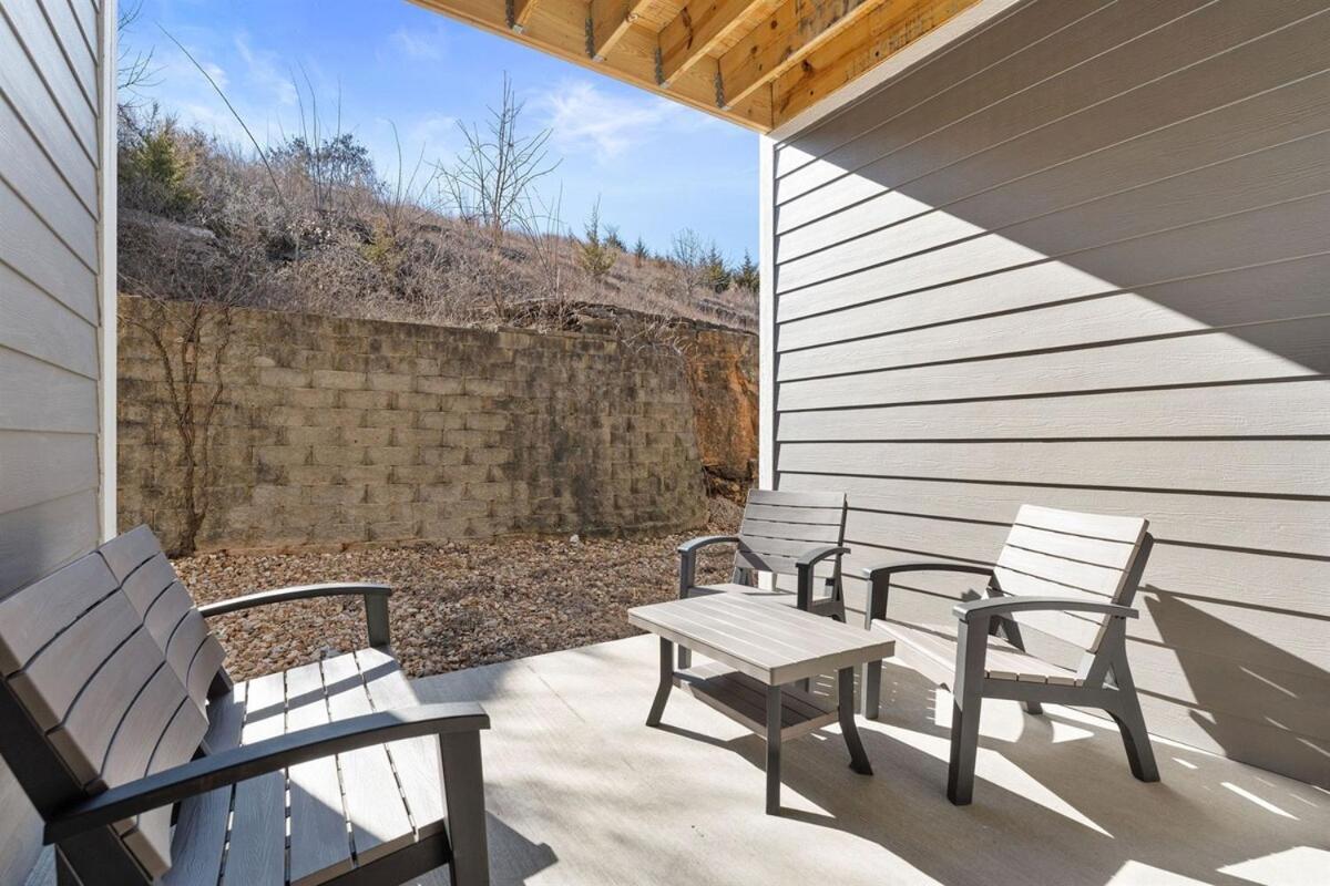 Spring Special No Dog Fee New Listing No Steps King Beds