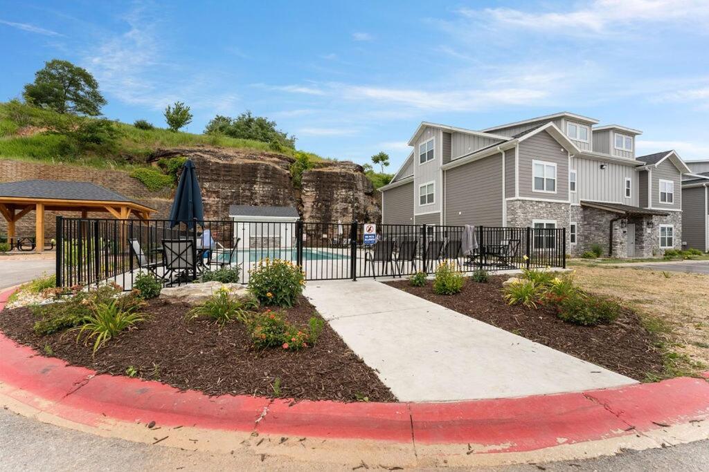 Spring Special No Dog Fee New Listing No Steps King Beds