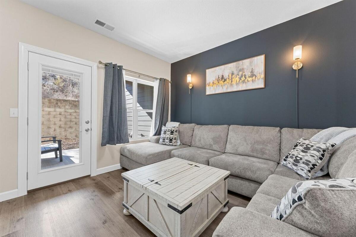 Spring Special No Dog Fee New Listing No Steps King Beds