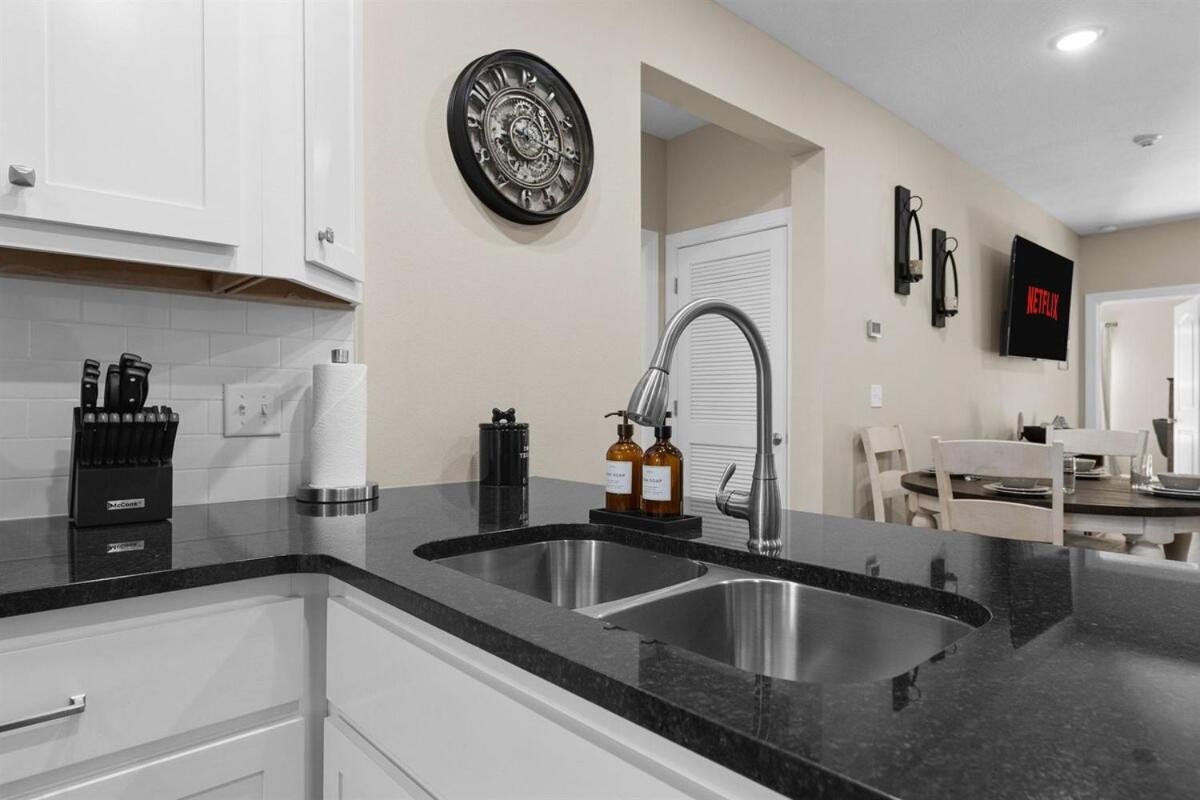 Spring Special No Dog Fee New Listing No Steps King Beds Apartment