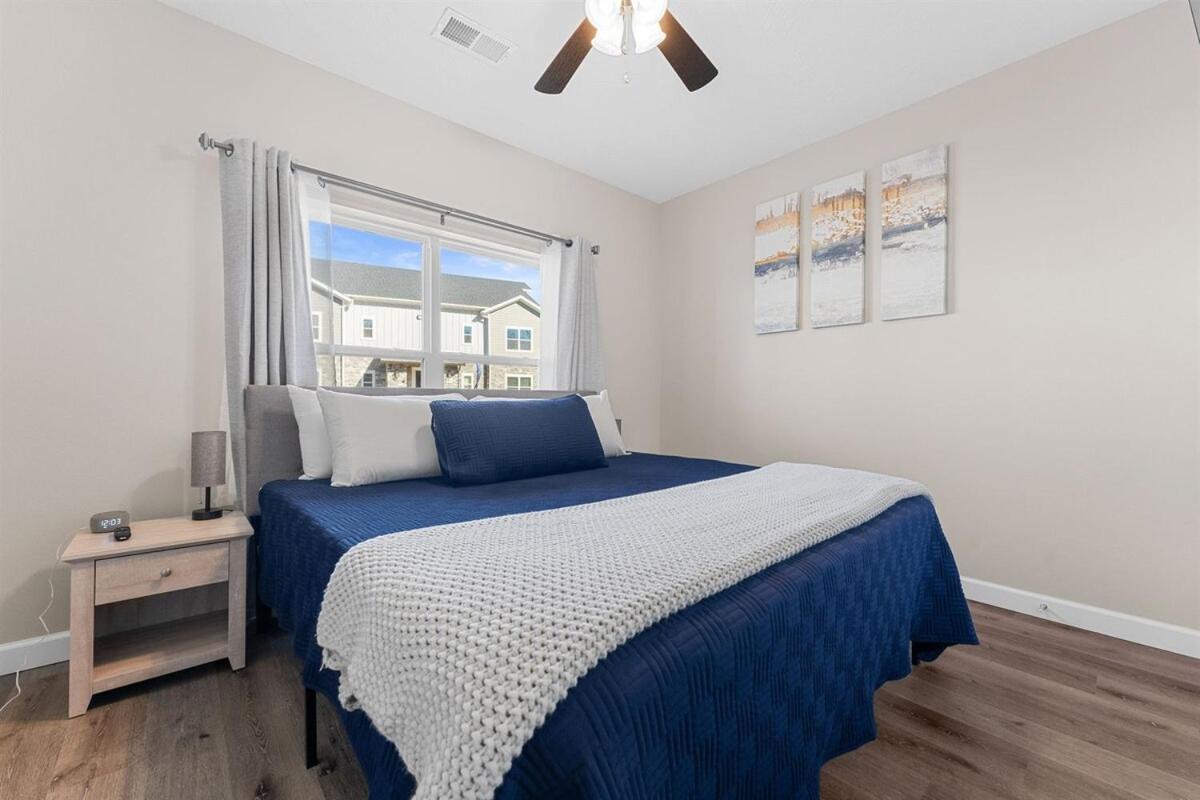 Spring Special No Dog Fee New Listing No Steps King Beds