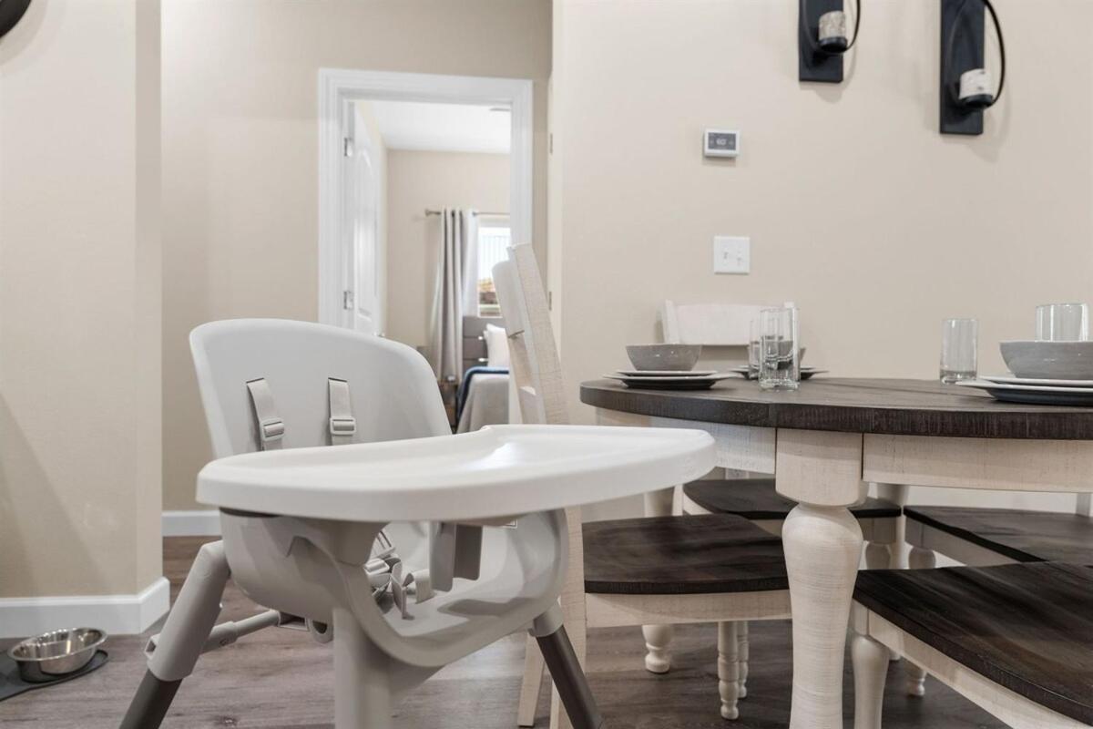 Spring Special No Dog Fee New Listing No Steps King Beds Apartment