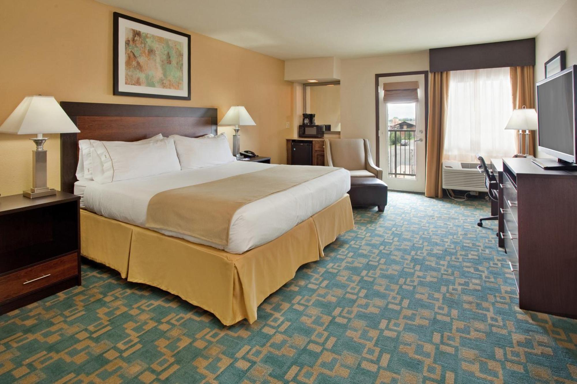 Express & 76 By Ihg 2* Branson