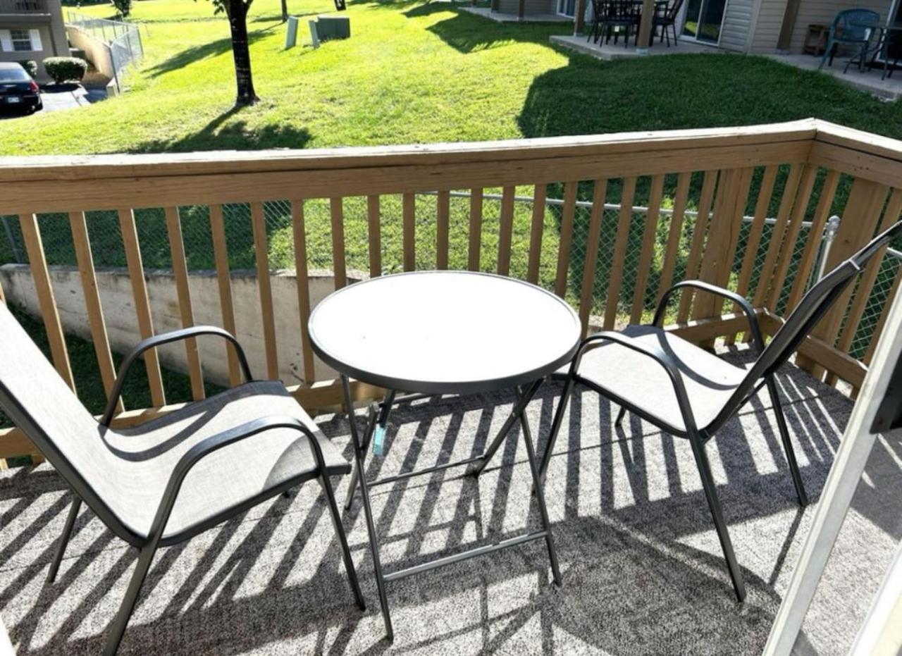 Corner, Floor, Fall Creek, Convenient To 76 Branson