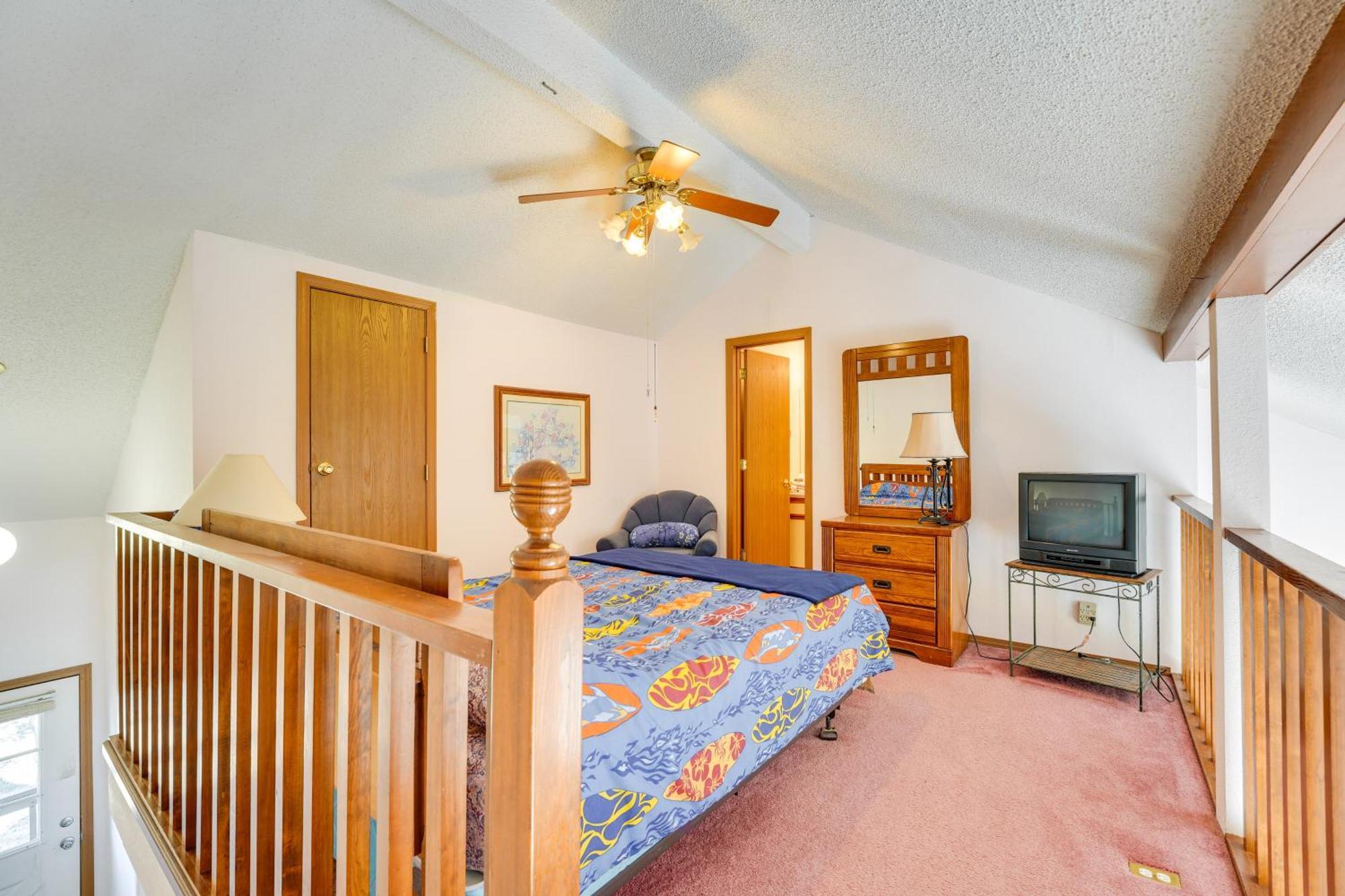Cozy With Golf Course View In Branson! * Branson
