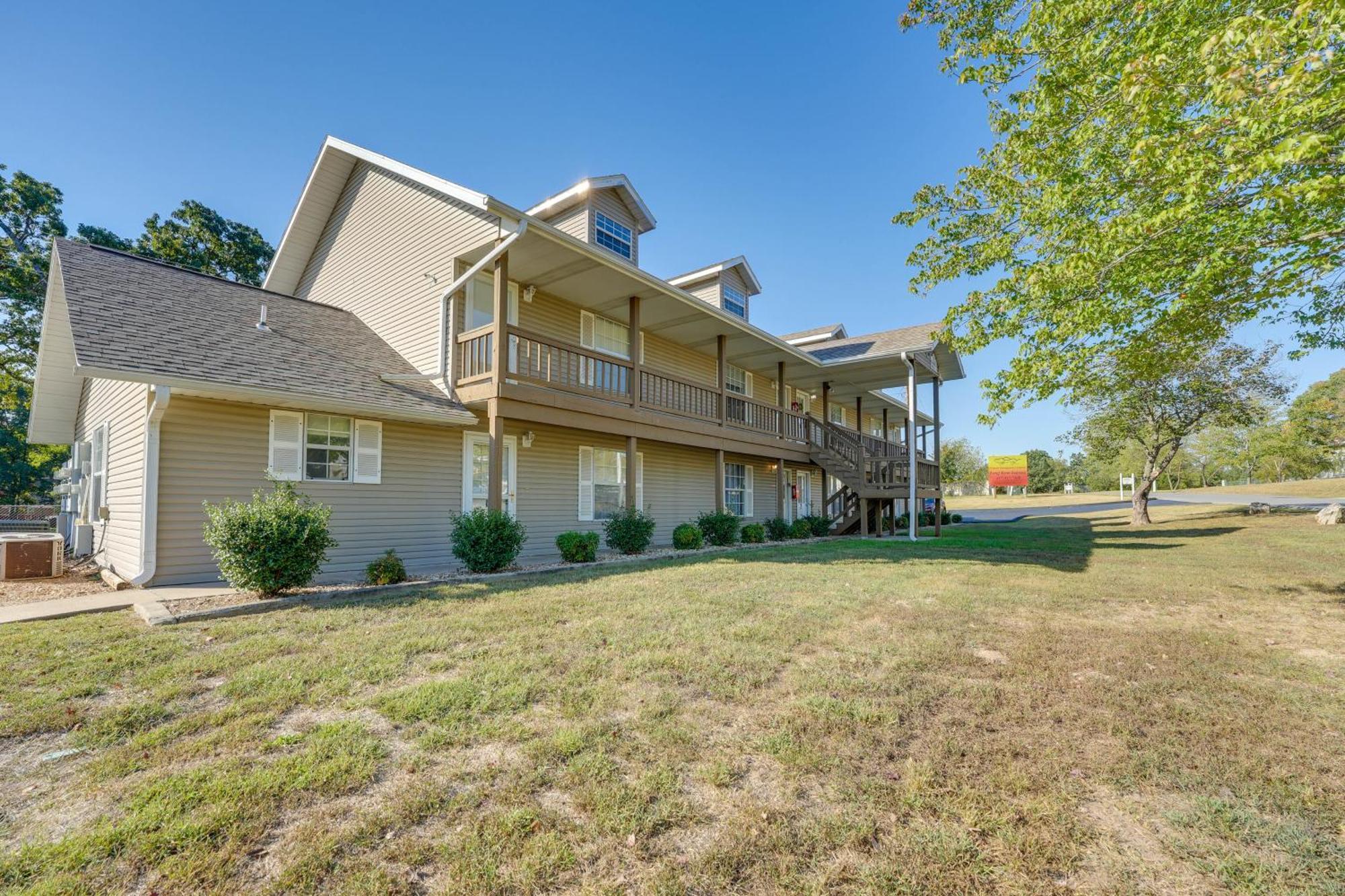 Apartment Cozy With Golf Course View In Branson! Branson