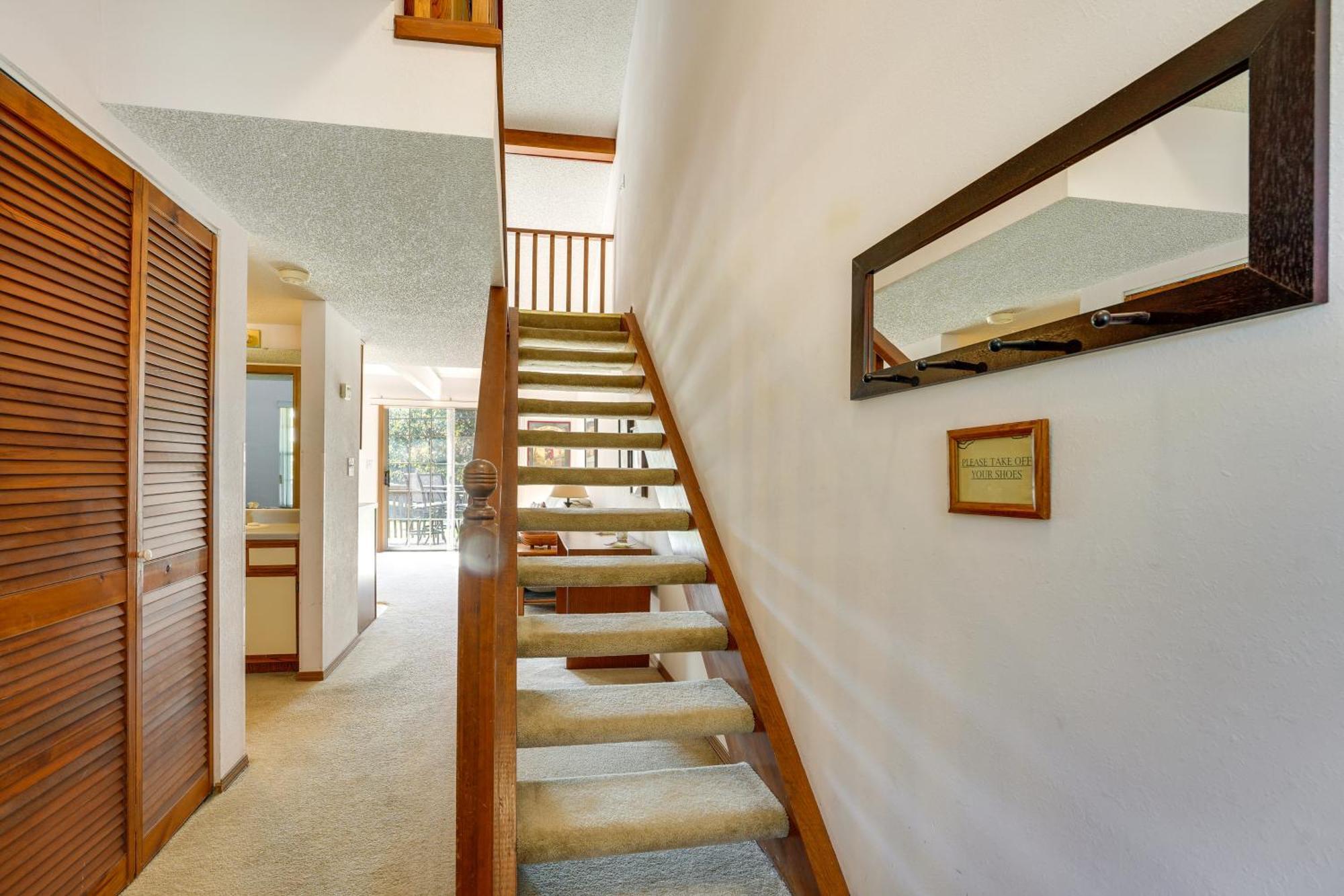 Cozy With Golf Course View In Branson! Apartment