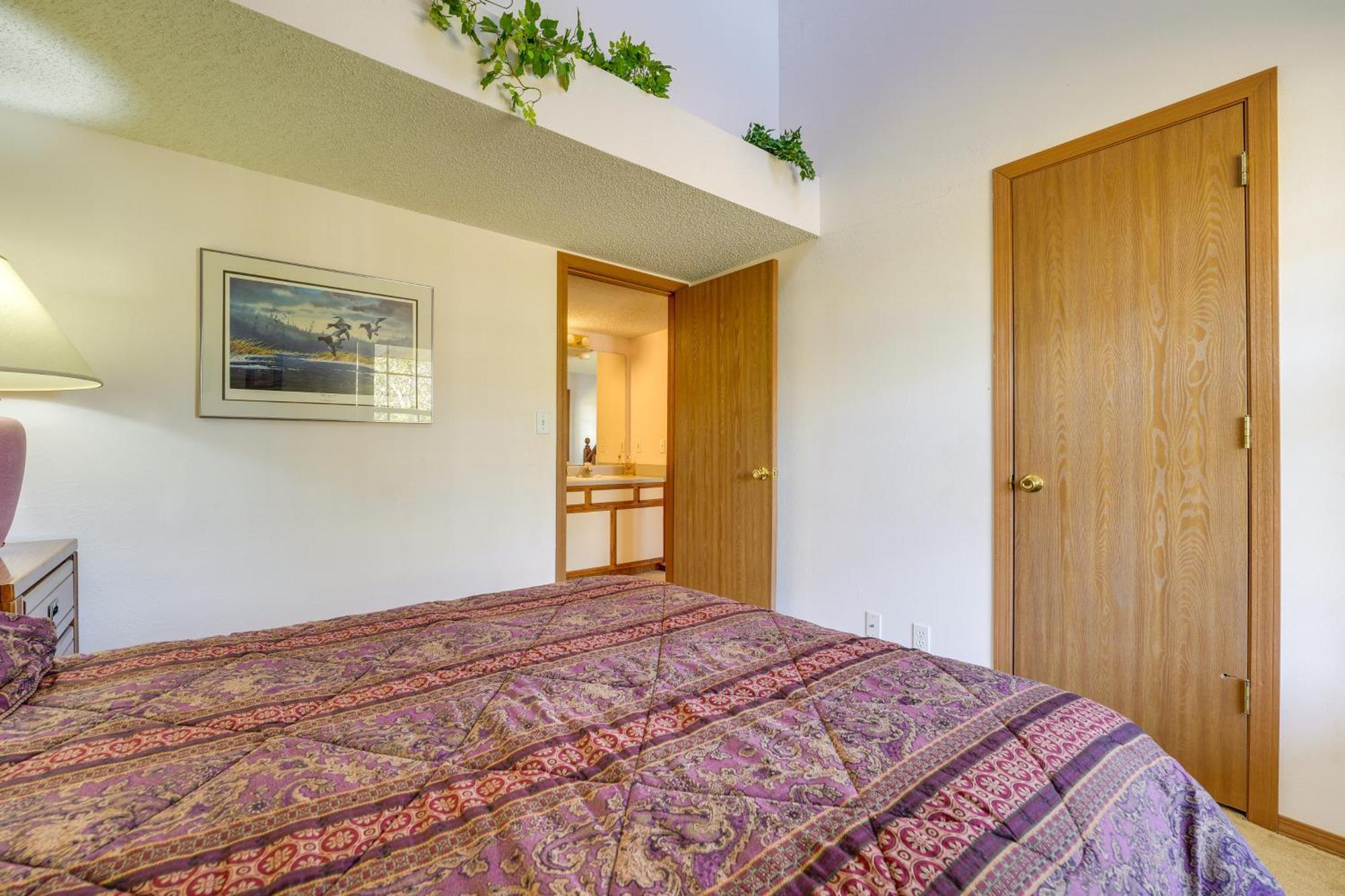 Apartment Cozy With Golf Course View In Branson! Branson