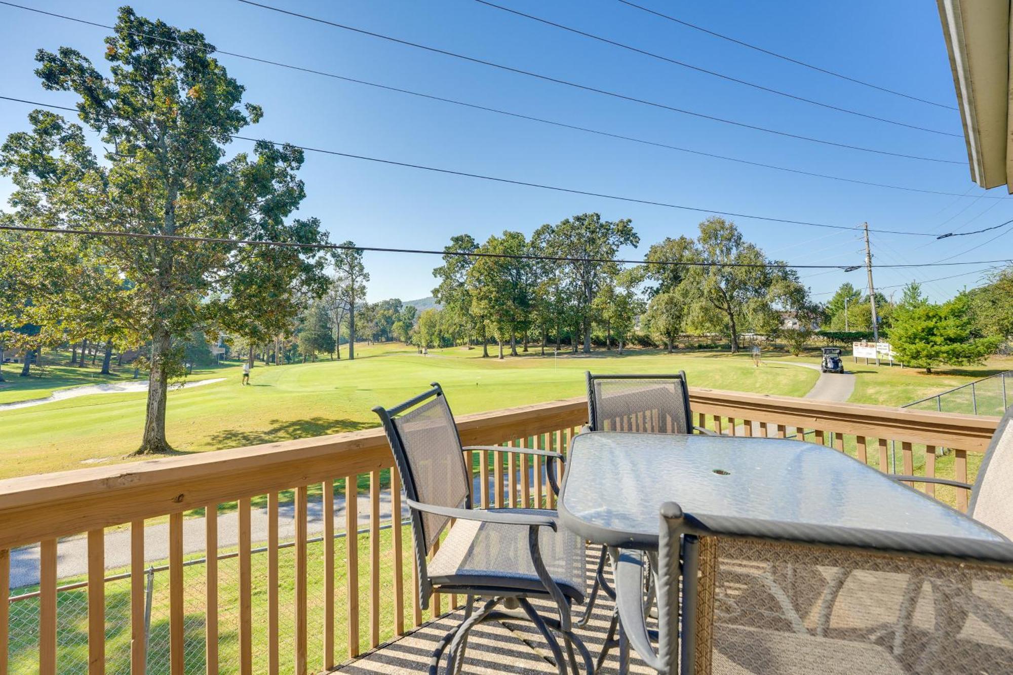Cozy With Golf Course View In Branson! *