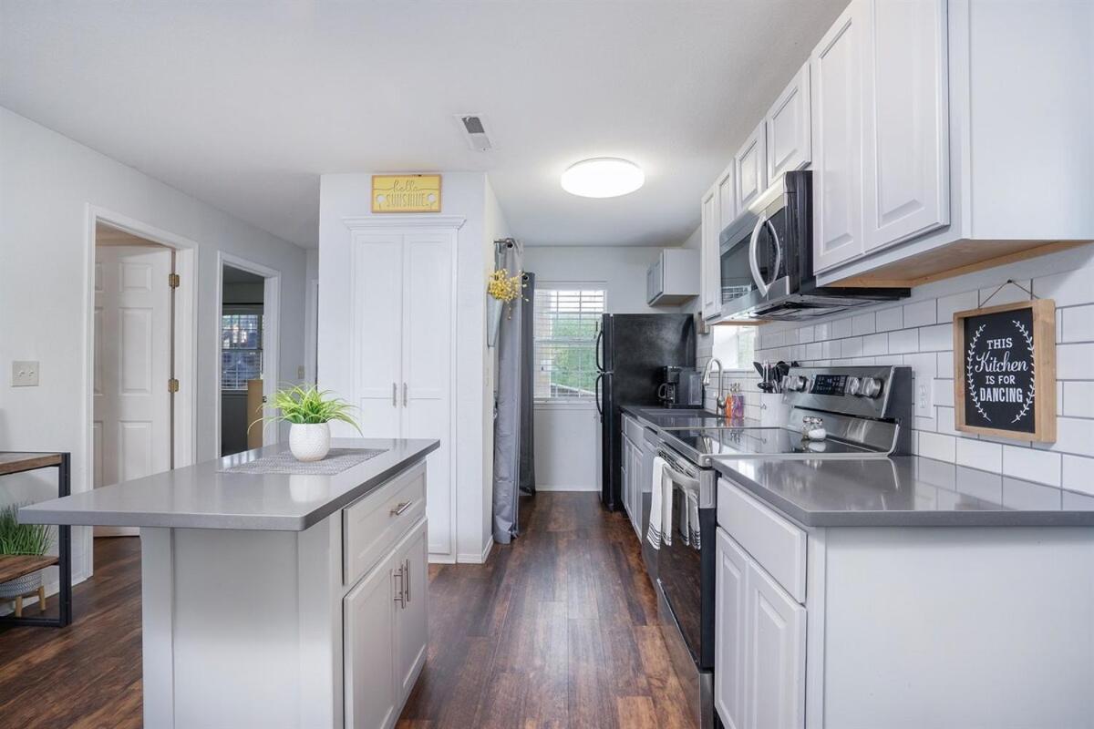 Spring Break Special! By Sdc, On Lake, Big Deck 20-1 Apartment *