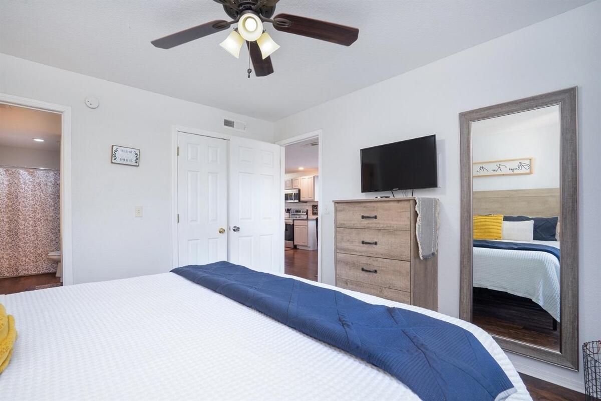 Spring Break Special! By Sdc, On Lake, Big Deck 20-1 Apartment