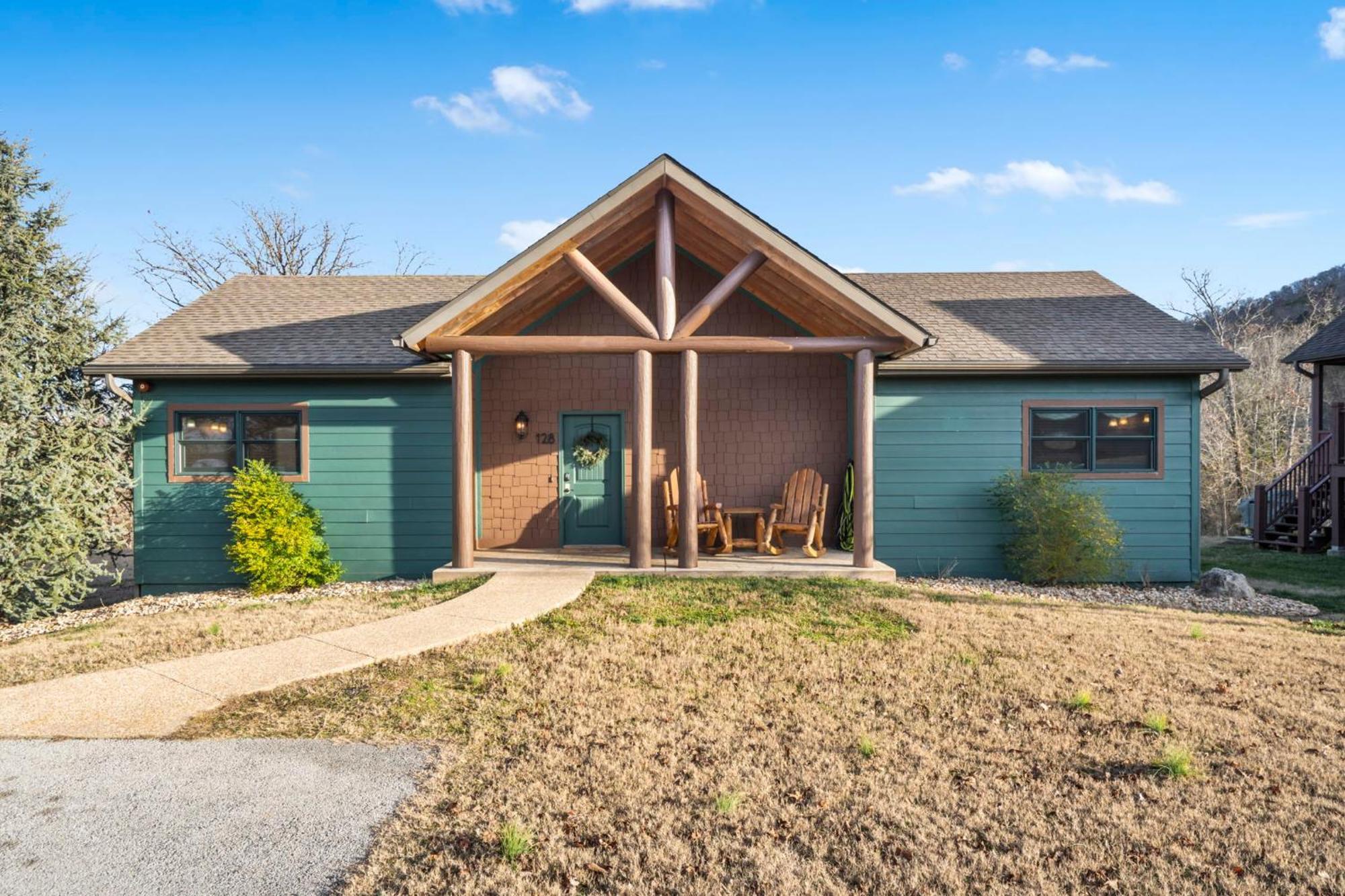 Cozy Lodge-private Hot Tub-walk To Taneycomo-free Attraction Tickets Holiday home *