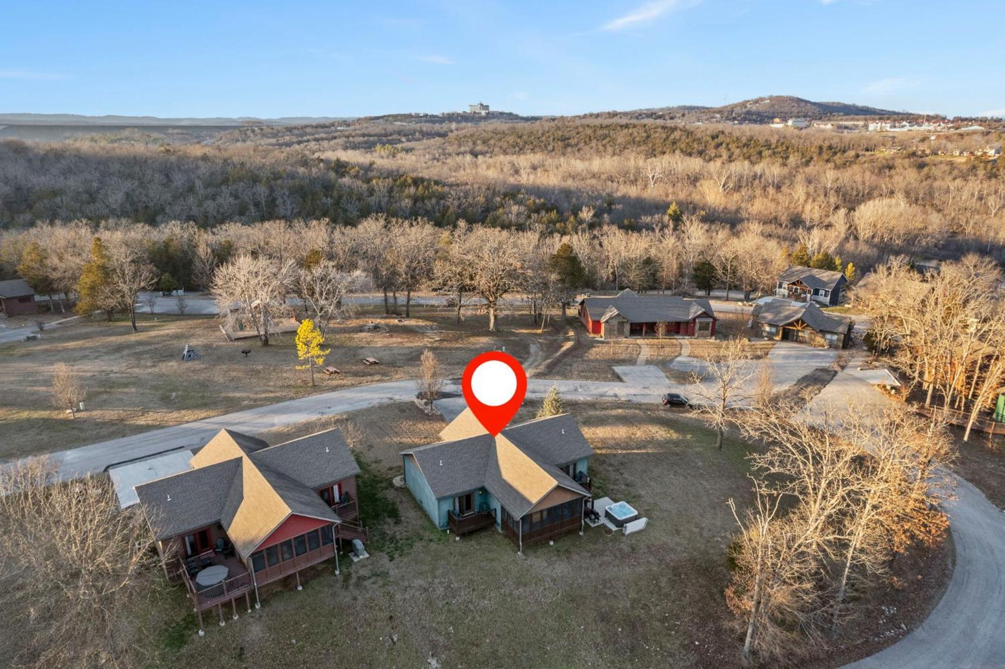 Holiday home Cozy Lodge-private Hot Tub-walk To Taneycomo-free Attraction Tickets *