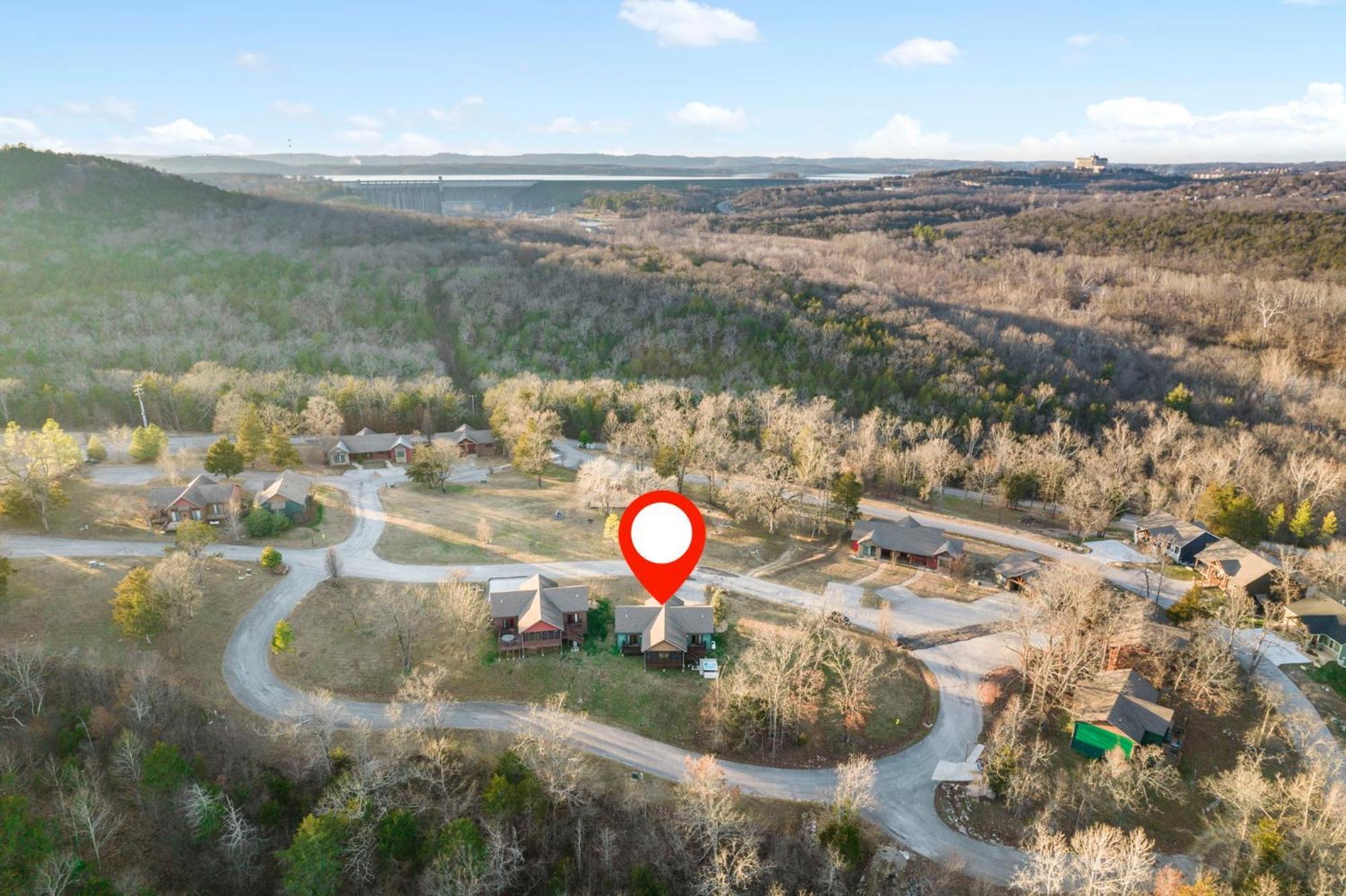 Holiday home Cozy Lodge-private Hot Tub-walk To Taneycomo-free Attraction Tickets *