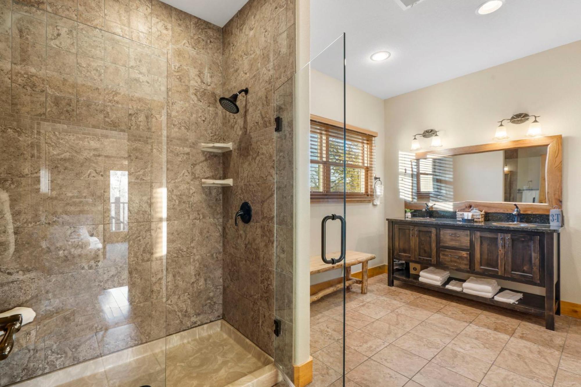 Cozy Lodge-private Hot Tub-walk To Taneycomo-free Attraction Tickets Holiday home *
