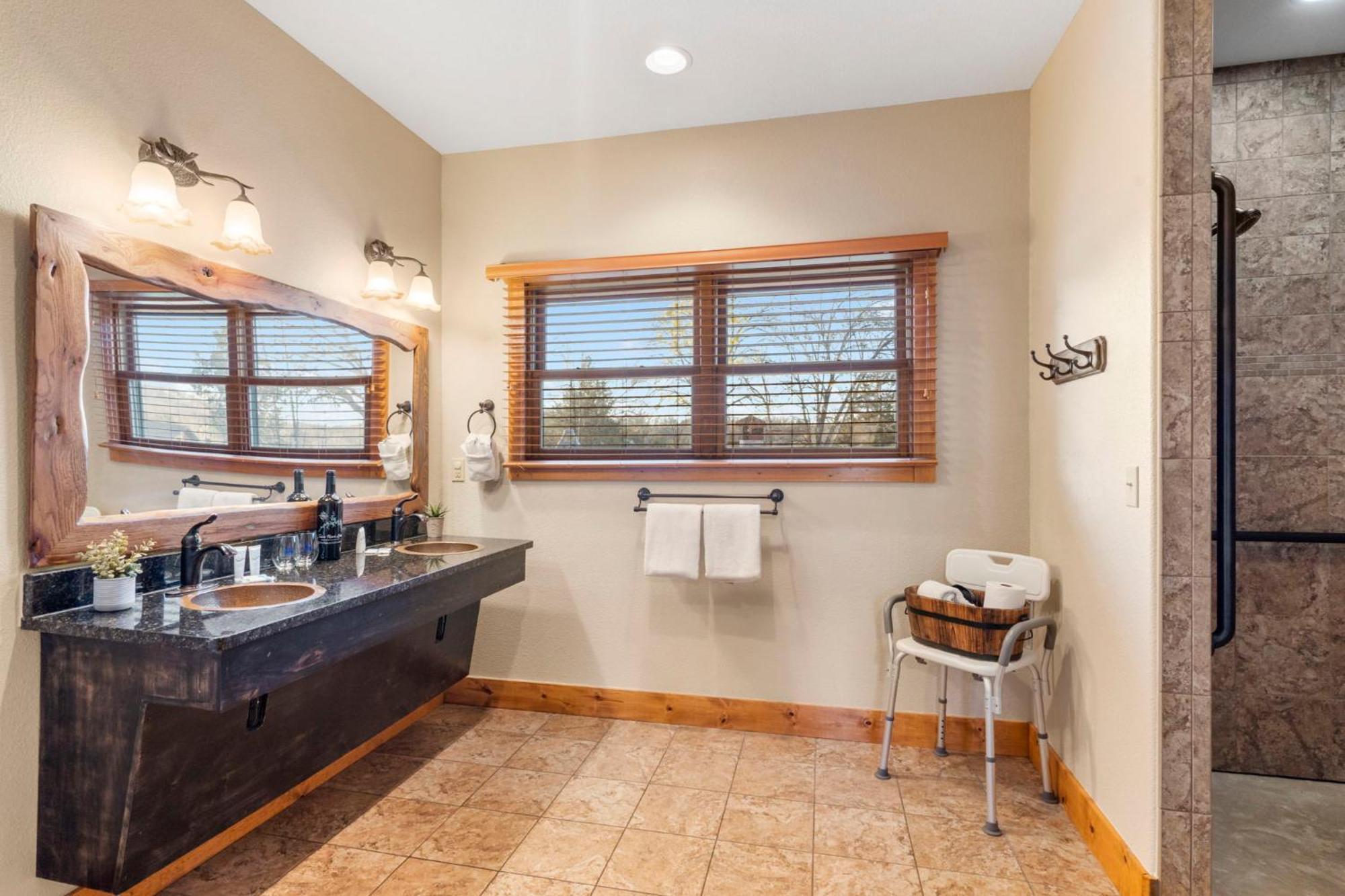 Cozy Lodge-private Hot Tub-walk To Taneycomo-free Attraction Tickets * Branson