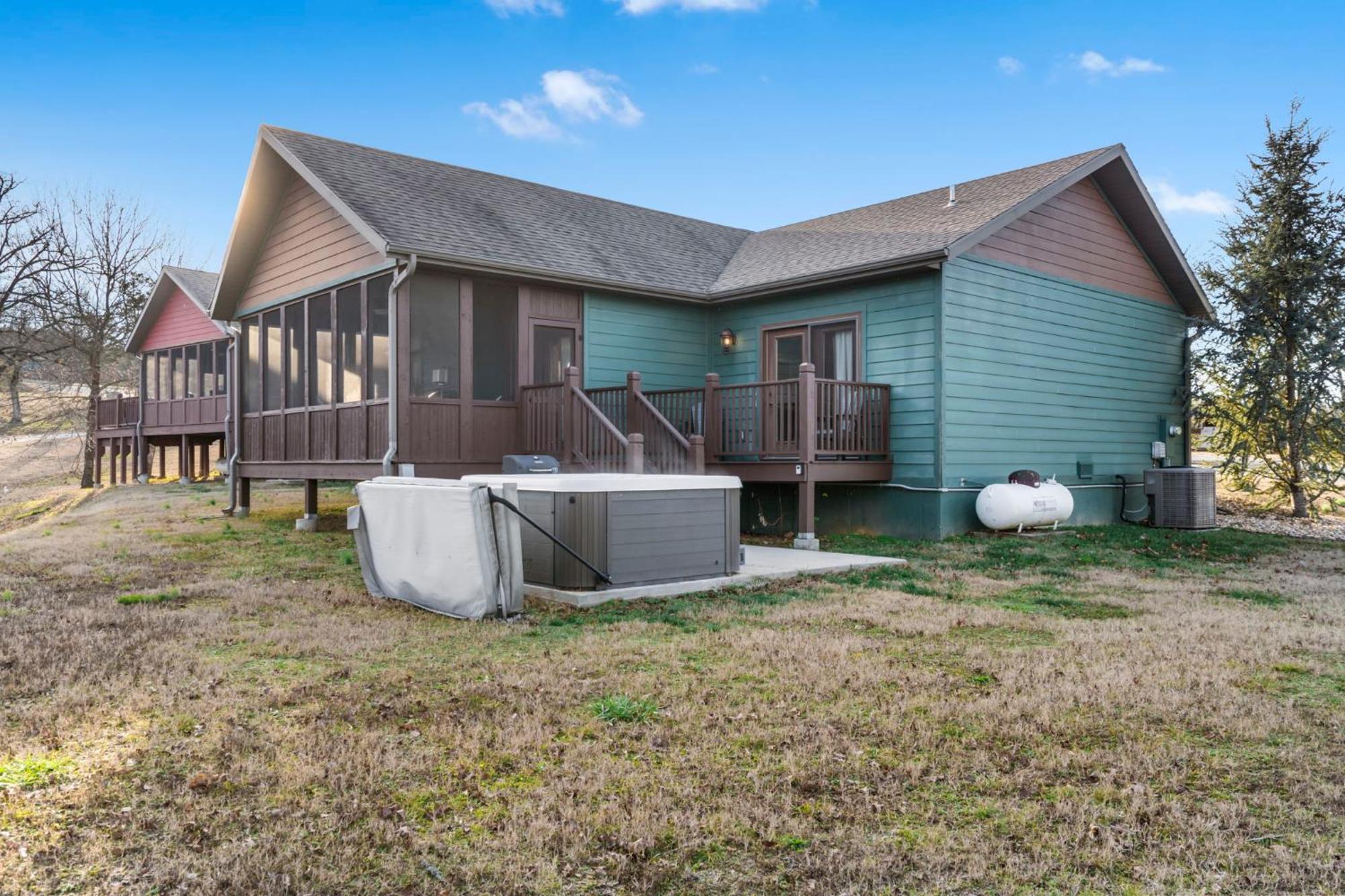 Cozy Lodge-private Hot Tub-walk To Taneycomo-free Attraction Tickets Holiday home Branson