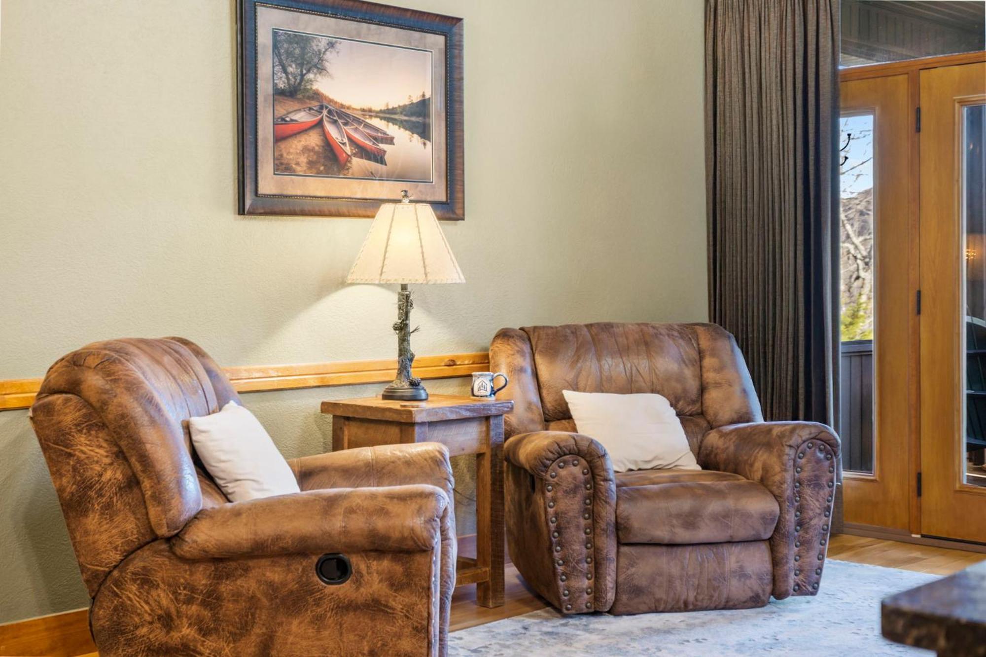 Cozy Lodge-private Hot Tub-walk To Taneycomo-free Attraction Tickets Branson
