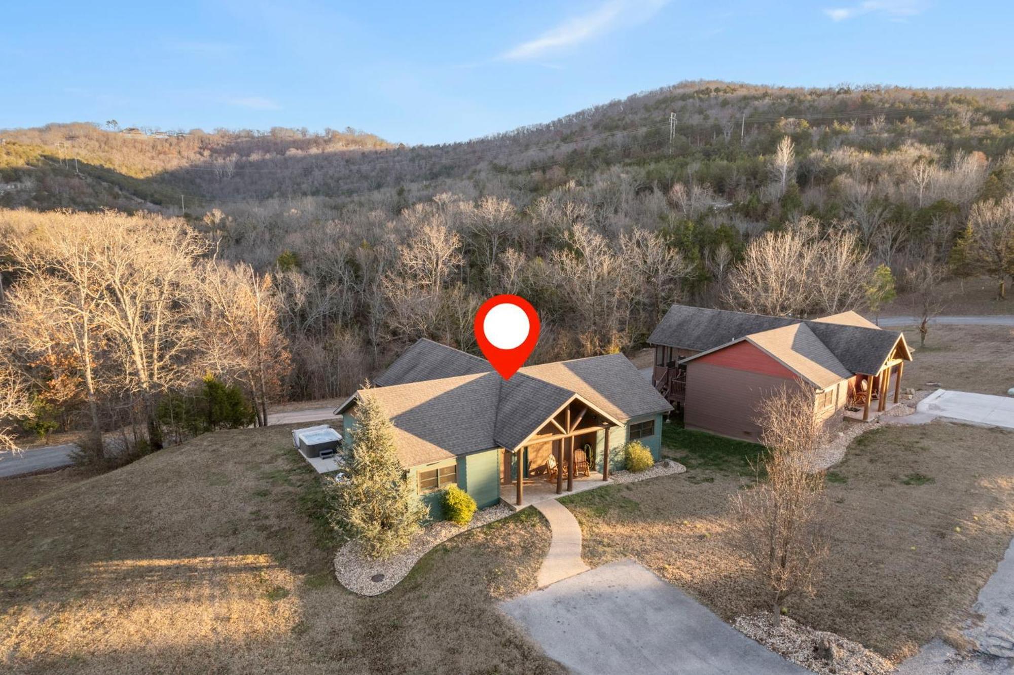 Cozy Lodge-private Hot Tub-walk To Taneycomo-free Attraction Tickets Branson