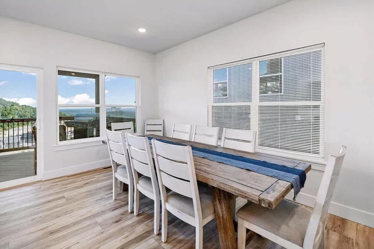 Holiday home Cozy Table Rock W Hot Tub & Game