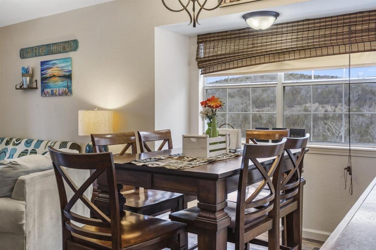 Apartment The Cove 9-4 By Sdc, Big Deck, Pool, Hot Tub, Lake View, No Stairs Branson